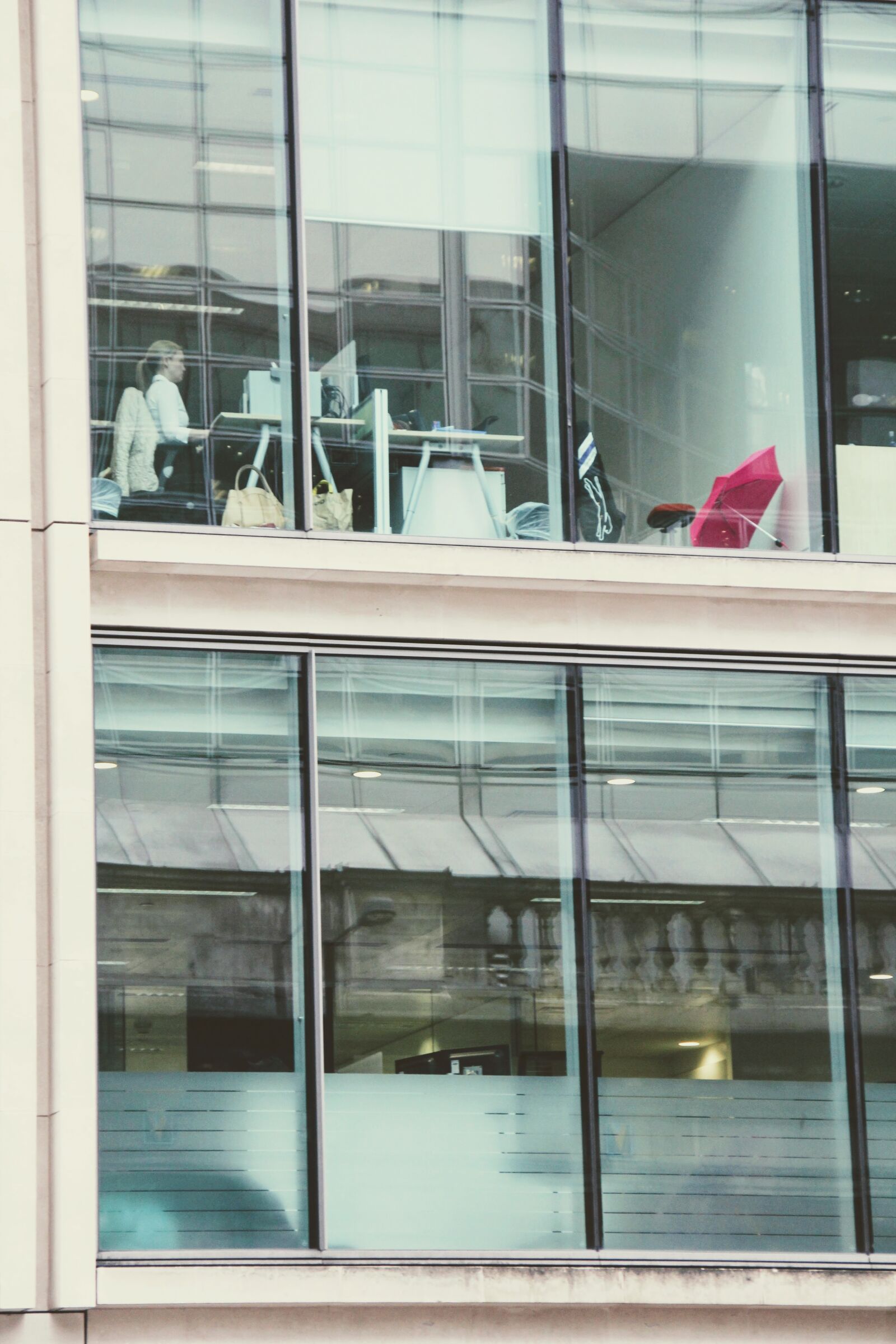 Canon EOS 60D sample photo. Workplace, glass facade, office photography