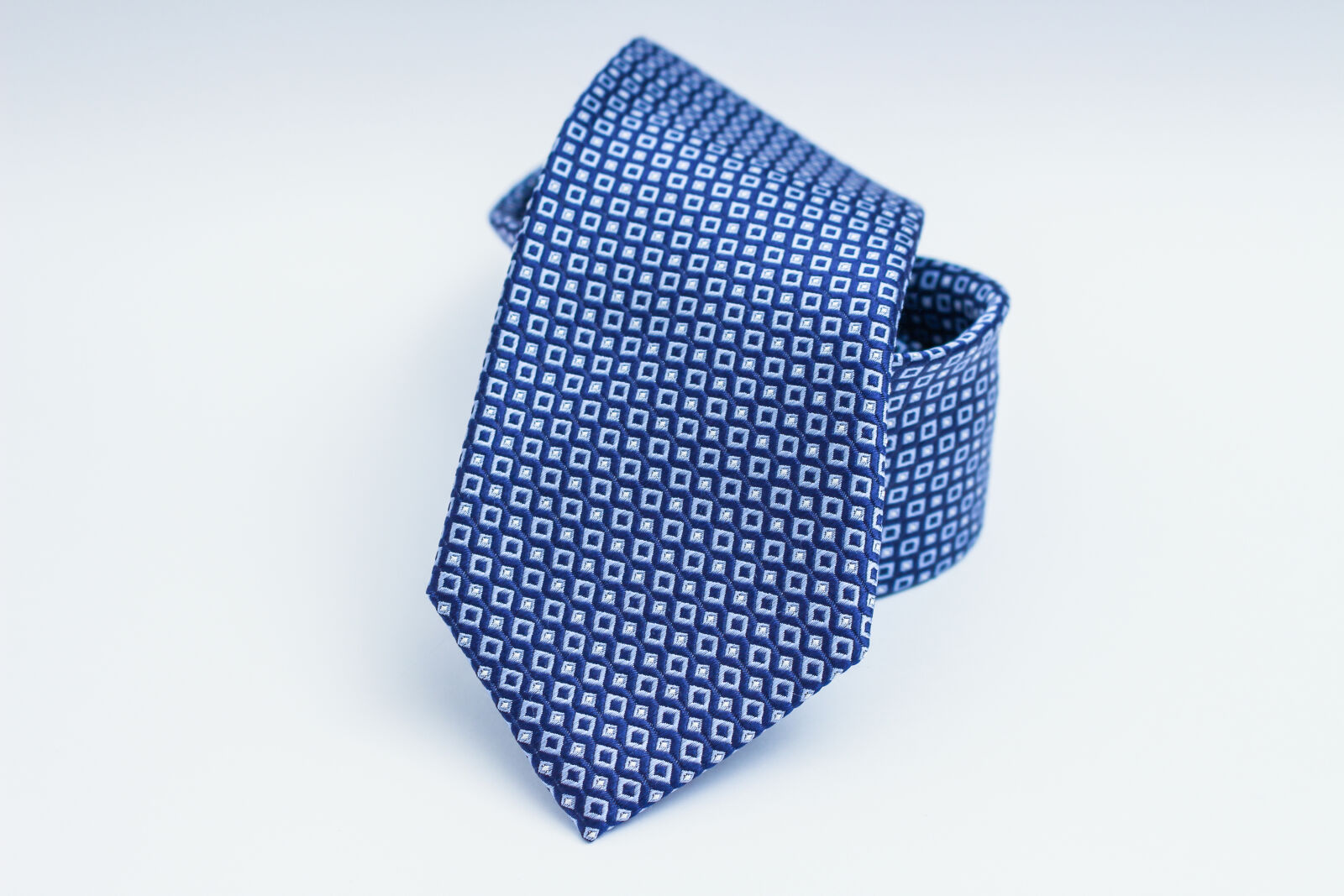 Canon EOS 700D (EOS Rebel T5i / EOS Kiss X7i) sample photo. Neck, tie, tie, mens photography