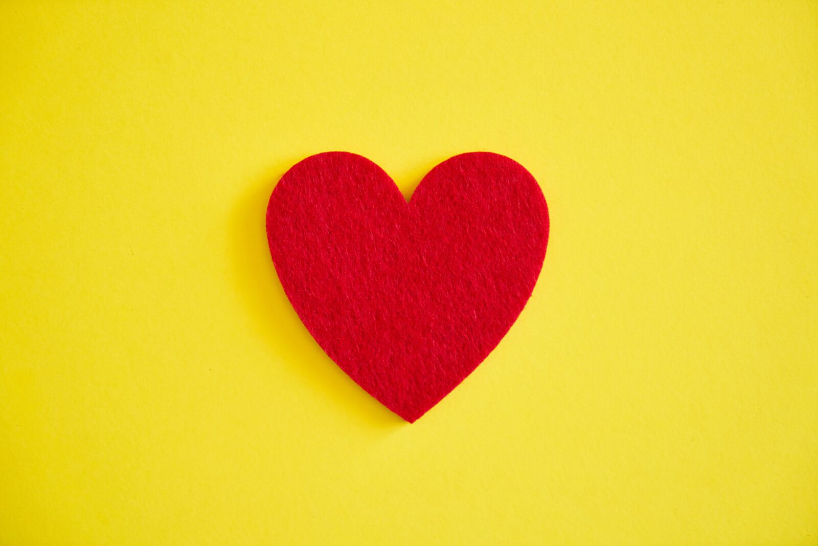Sony a7R II sample photo. Yellow, heart, figure photography