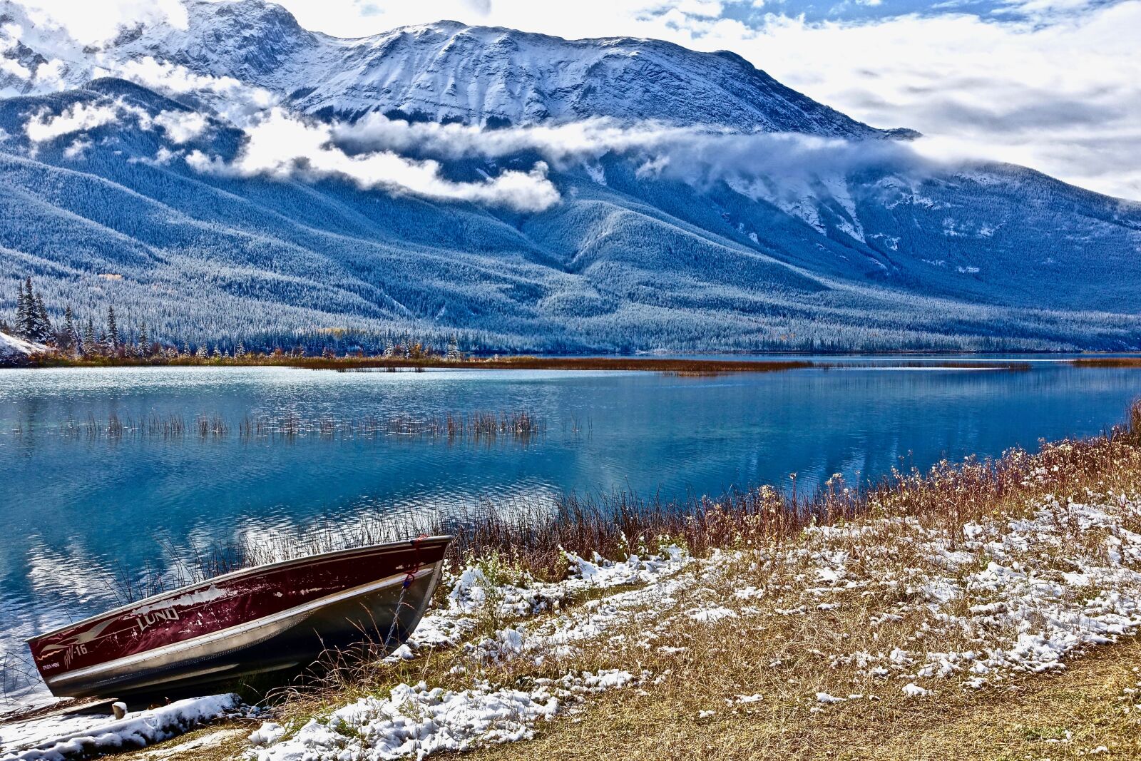 Sony Cyber-shot DSC-RX100 III sample photo. Lake, wilderness, boat photography