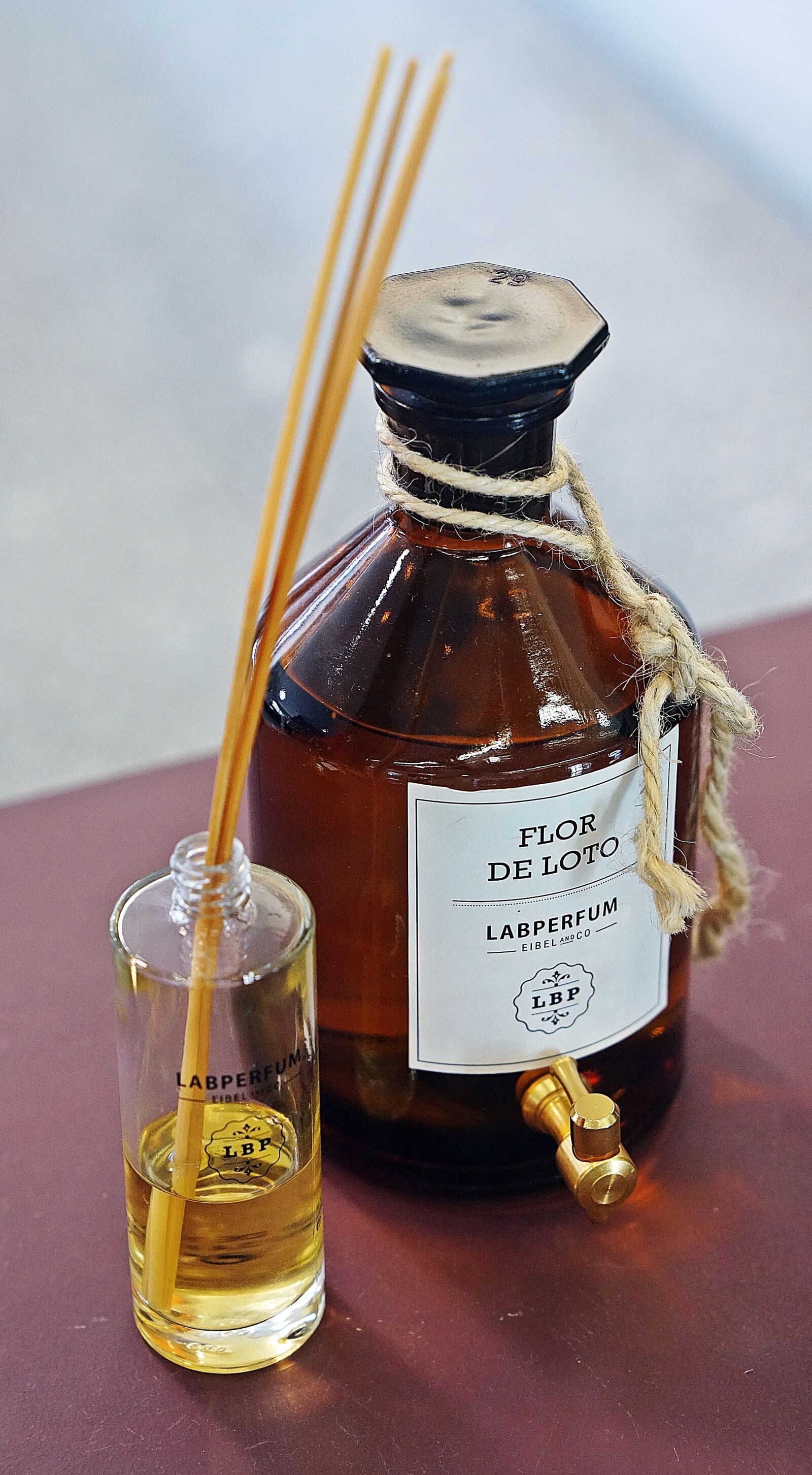 Sony a7R II + Sony FE 24-70mm F2.8 GM sample photo. Perfume, bottle, aroma photography