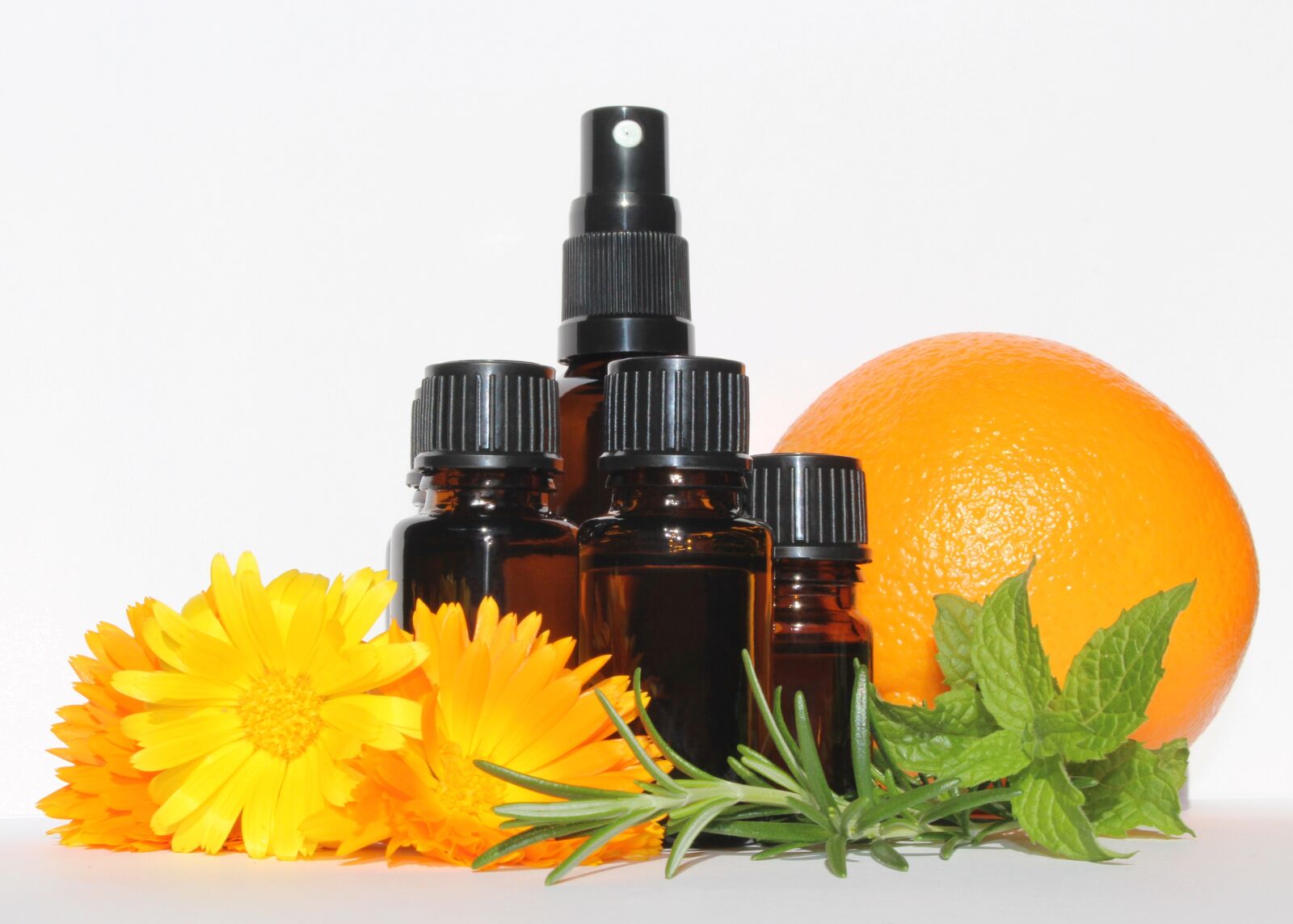 Canon EOS 700D (EOS Rebel T5i / EOS Kiss X7i) sample photo. Essential oils, bottles, aromatherapy photography