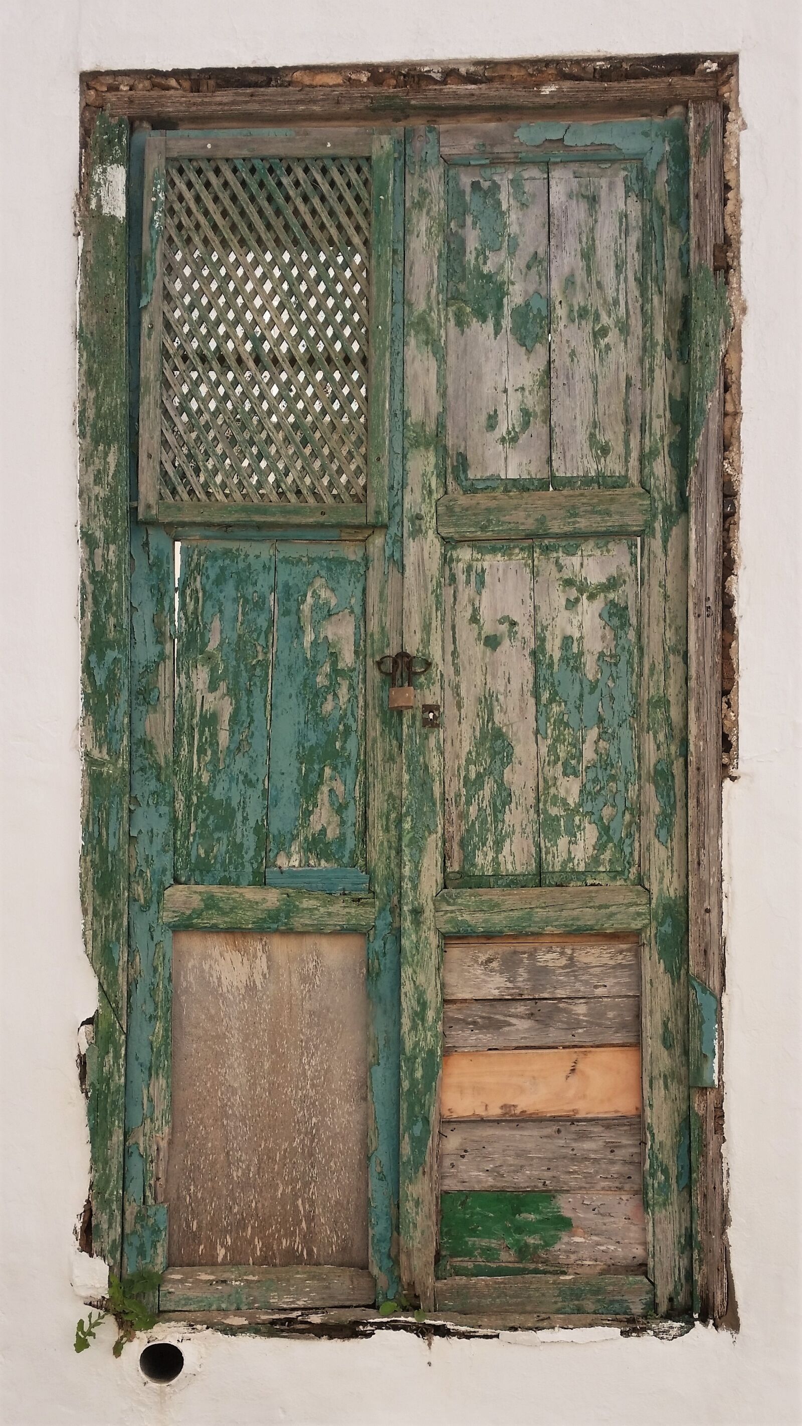 Samsung Galaxy S5 sample photo. Lanzarote, old door, green photography