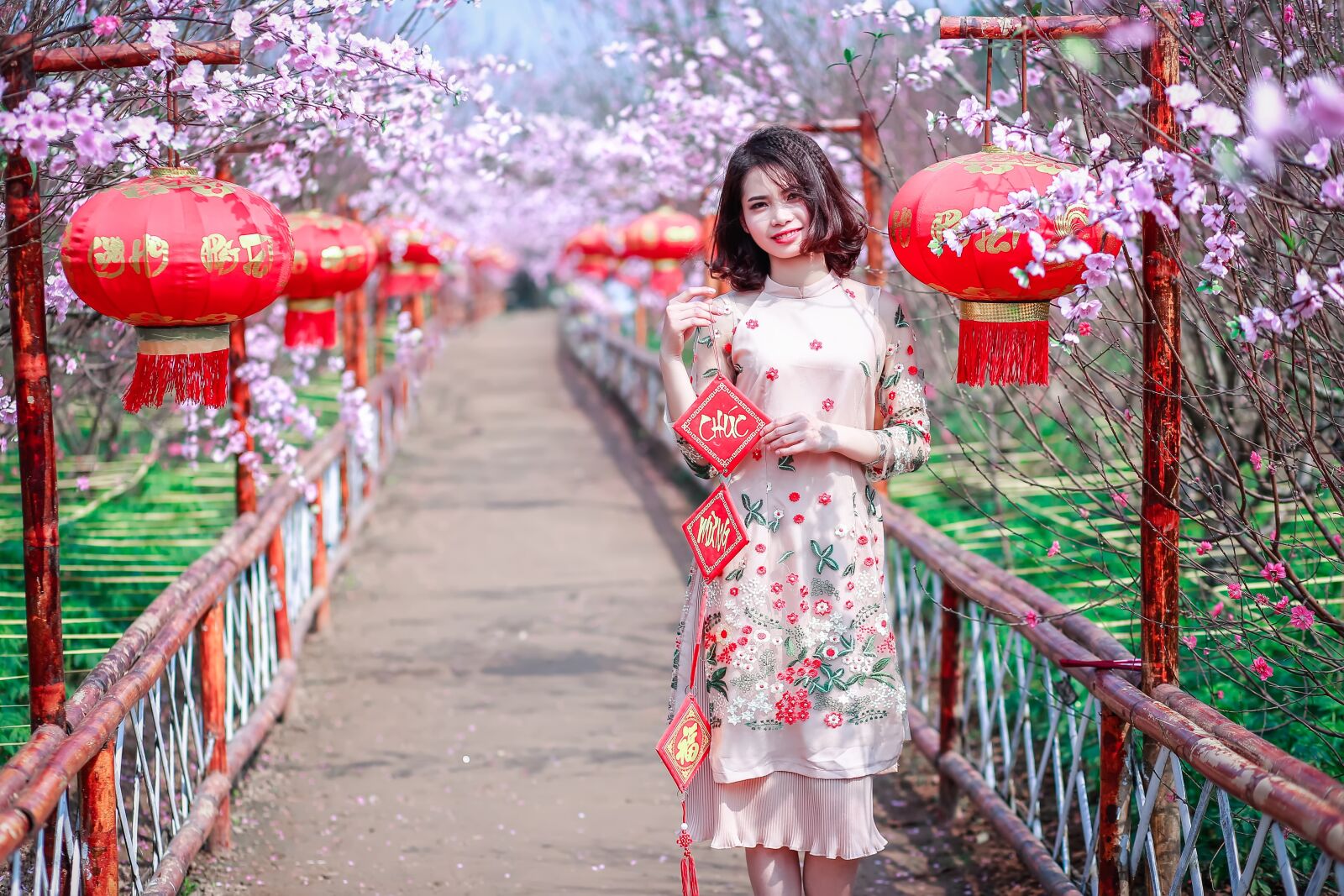 Canon EF 85mm F1.8 USM sample photo. People, traditional, outdoors photography