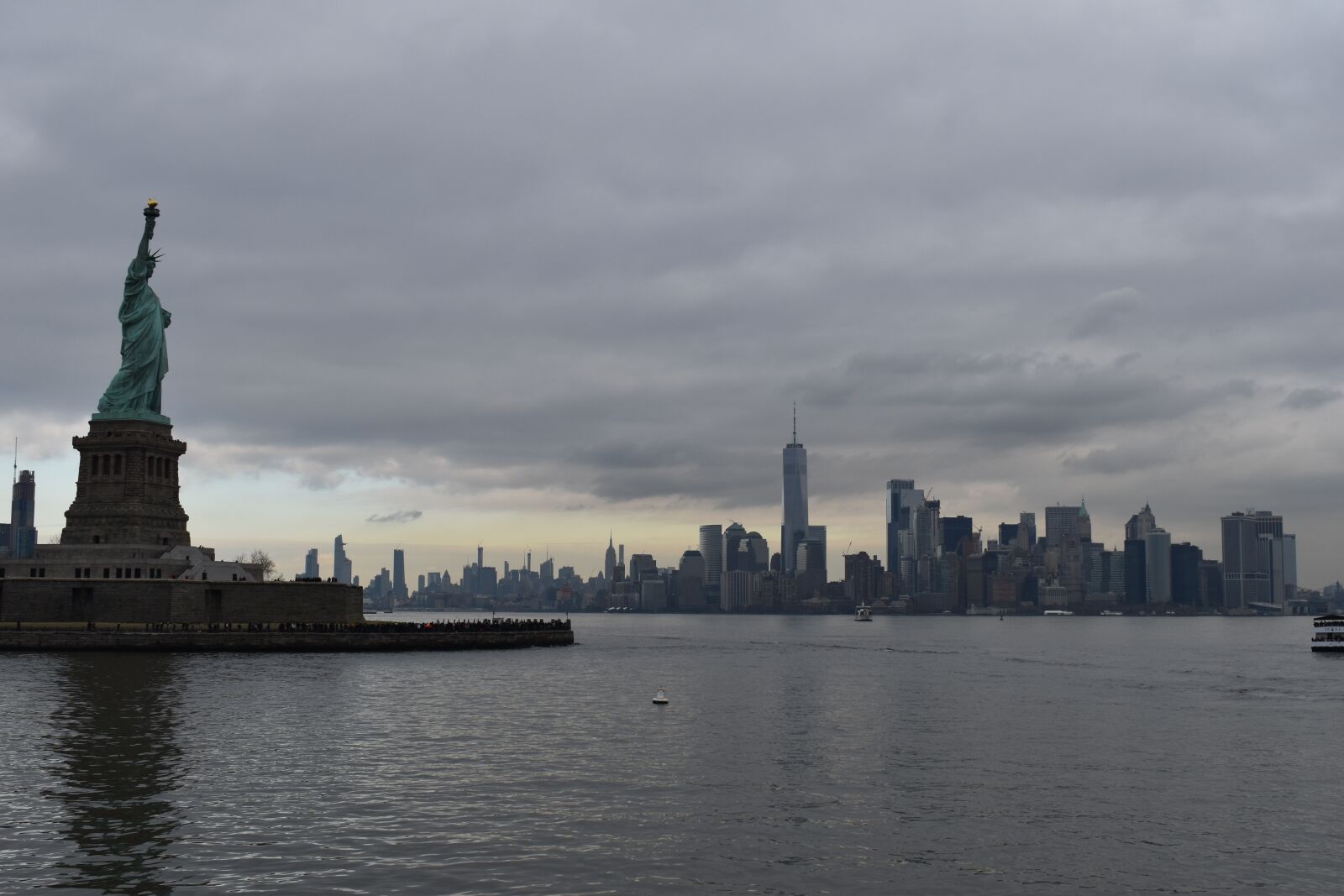 Nikon D5600 sample photo. Manhattan, statue of liberty photography