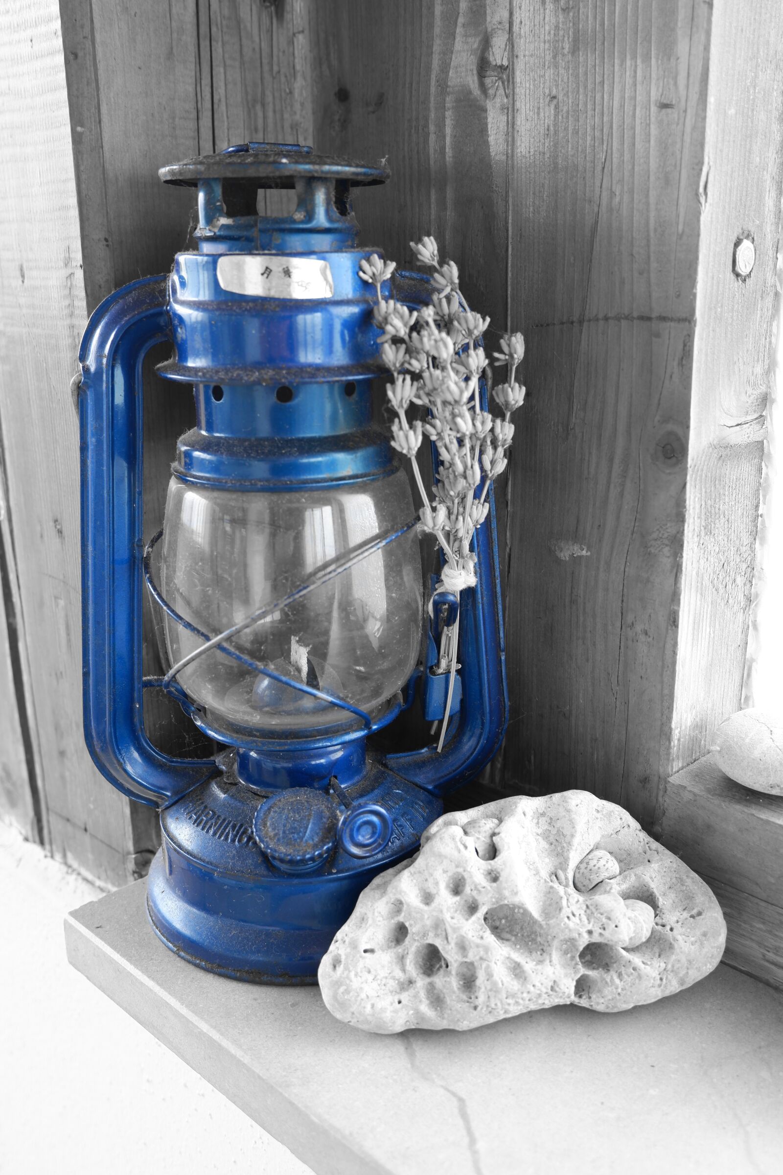 Fujifilm X-T100 sample photo. Lantern, blue, dusty photography