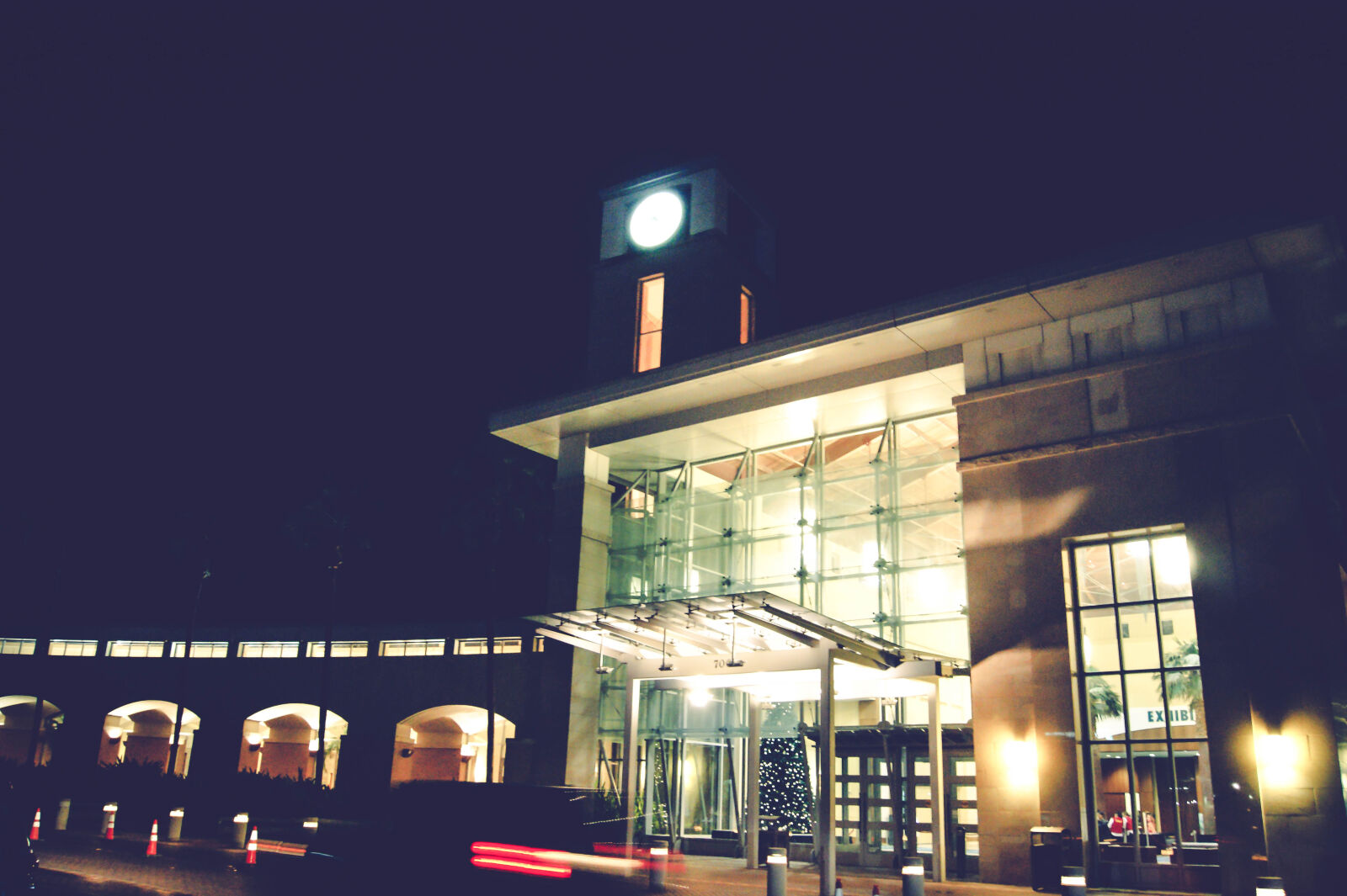 Sony Alpha DSLR-A390 sample photo. Architecture, building, business, center photography