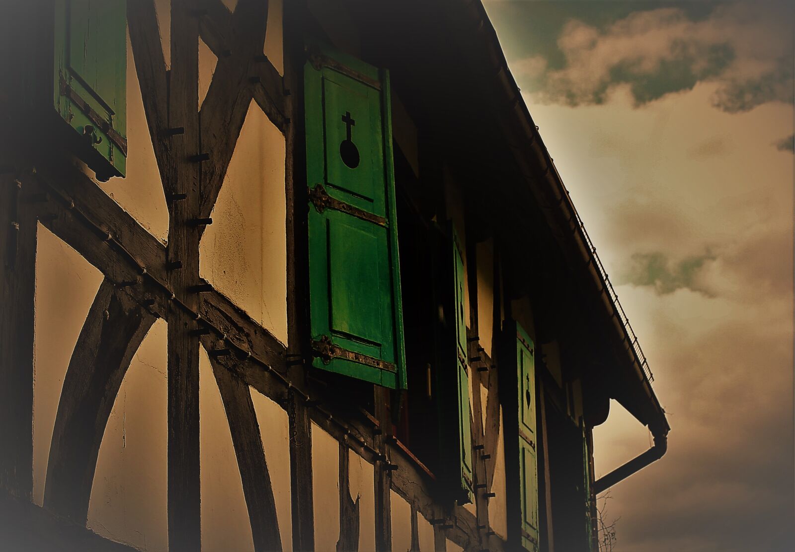 Canon EF-S 35mm F2.8 Macro IS STM sample photo. Truss, castle, shutters photography