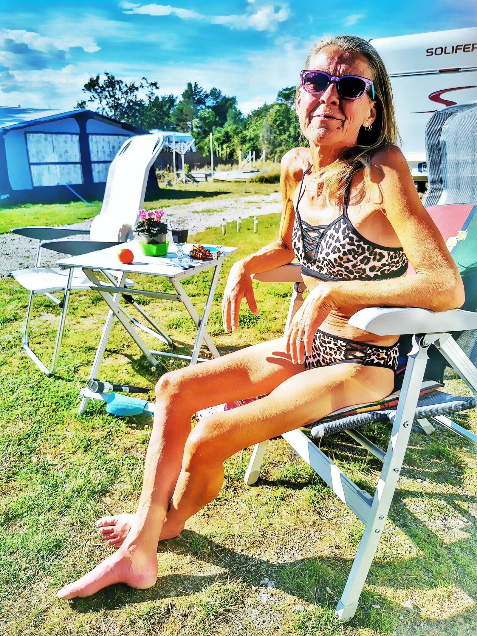 HUAWEI P30 Pro sample photo. Woman, holiday, caravan photography