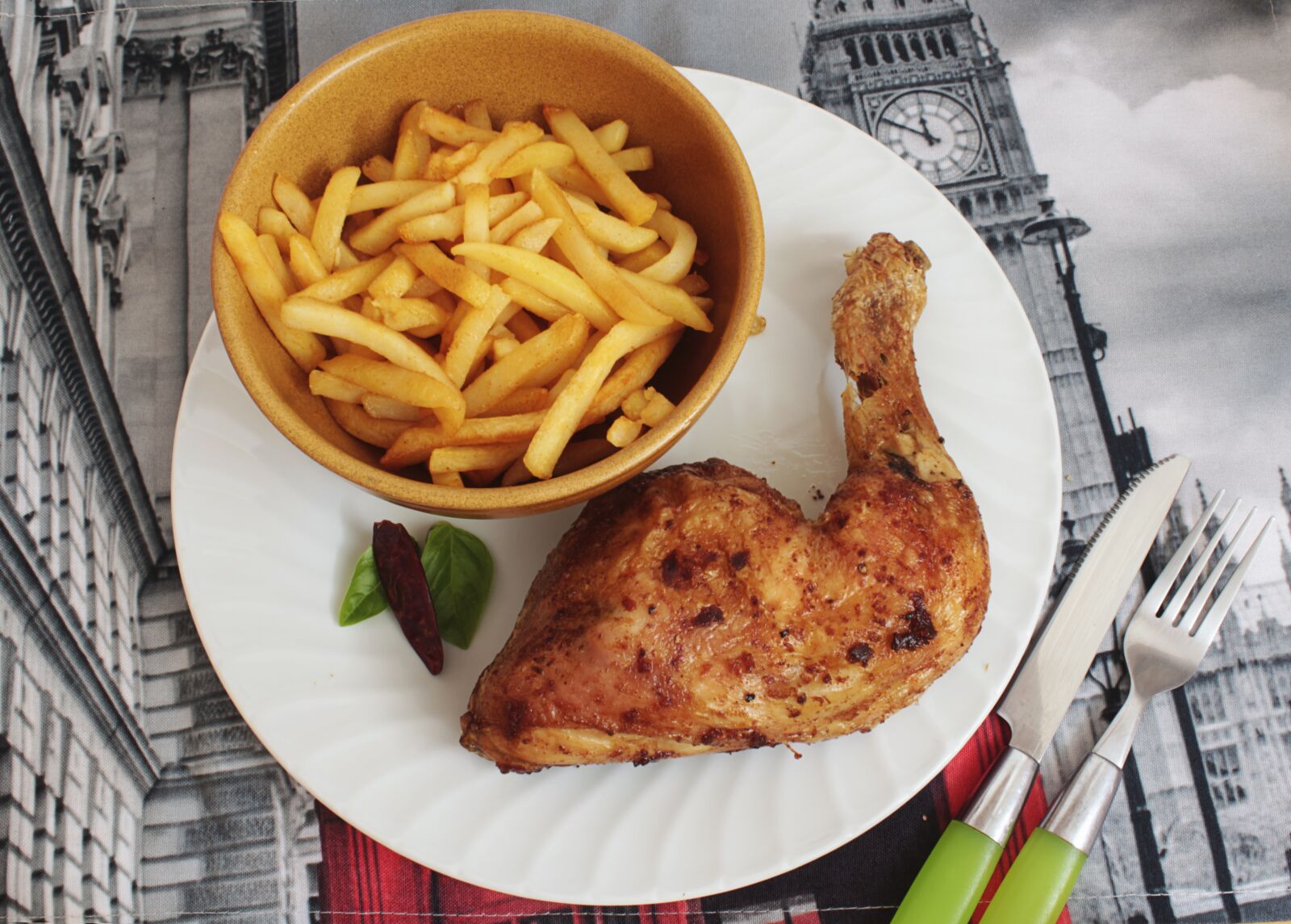 Canon EOS 700D (EOS Rebel T5i / EOS Kiss X7i) sample photo. Chicken thighs, chicken, food photography