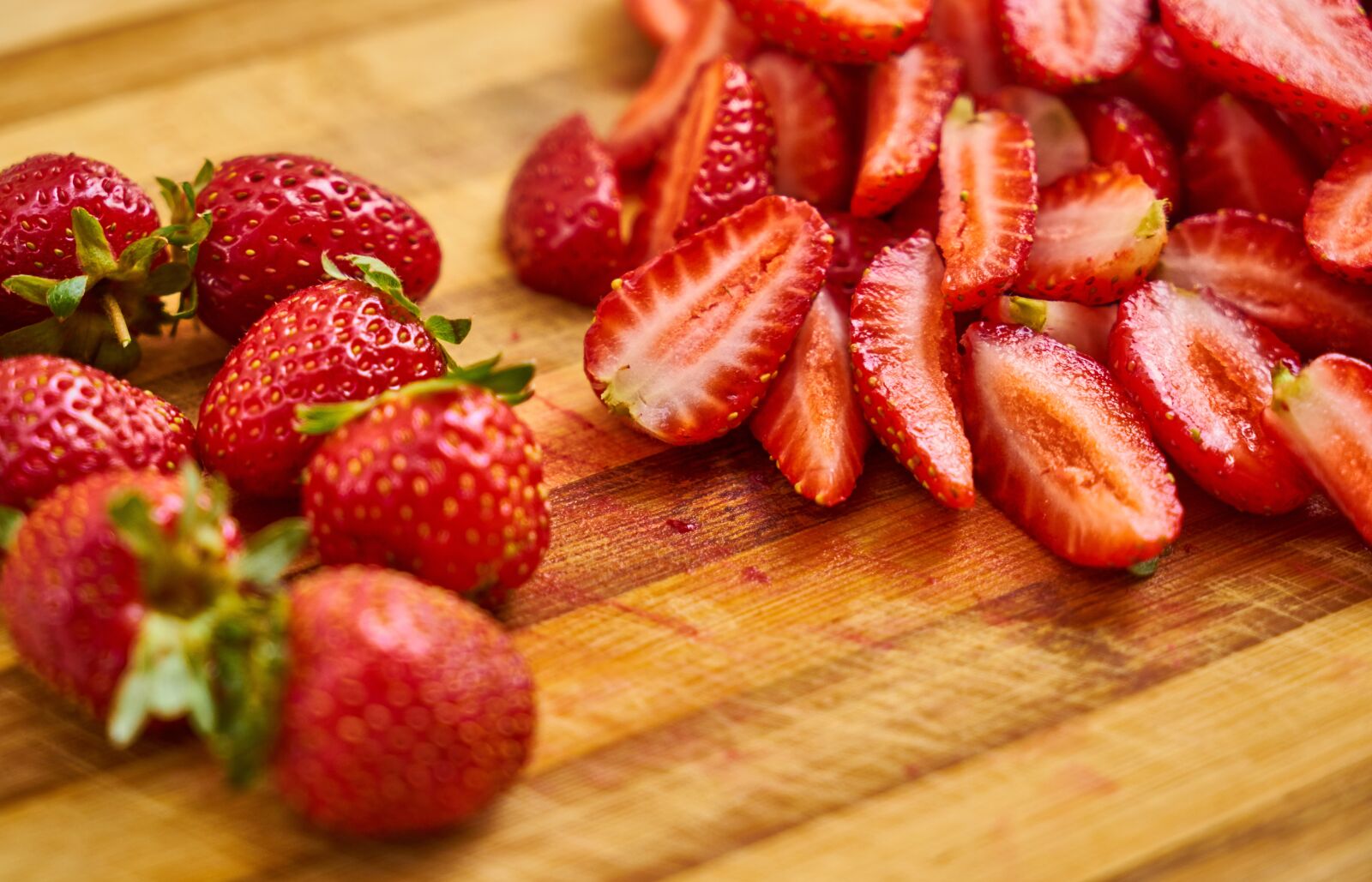 Sony a7R II sample photo. Strawberry, fruit, red photography