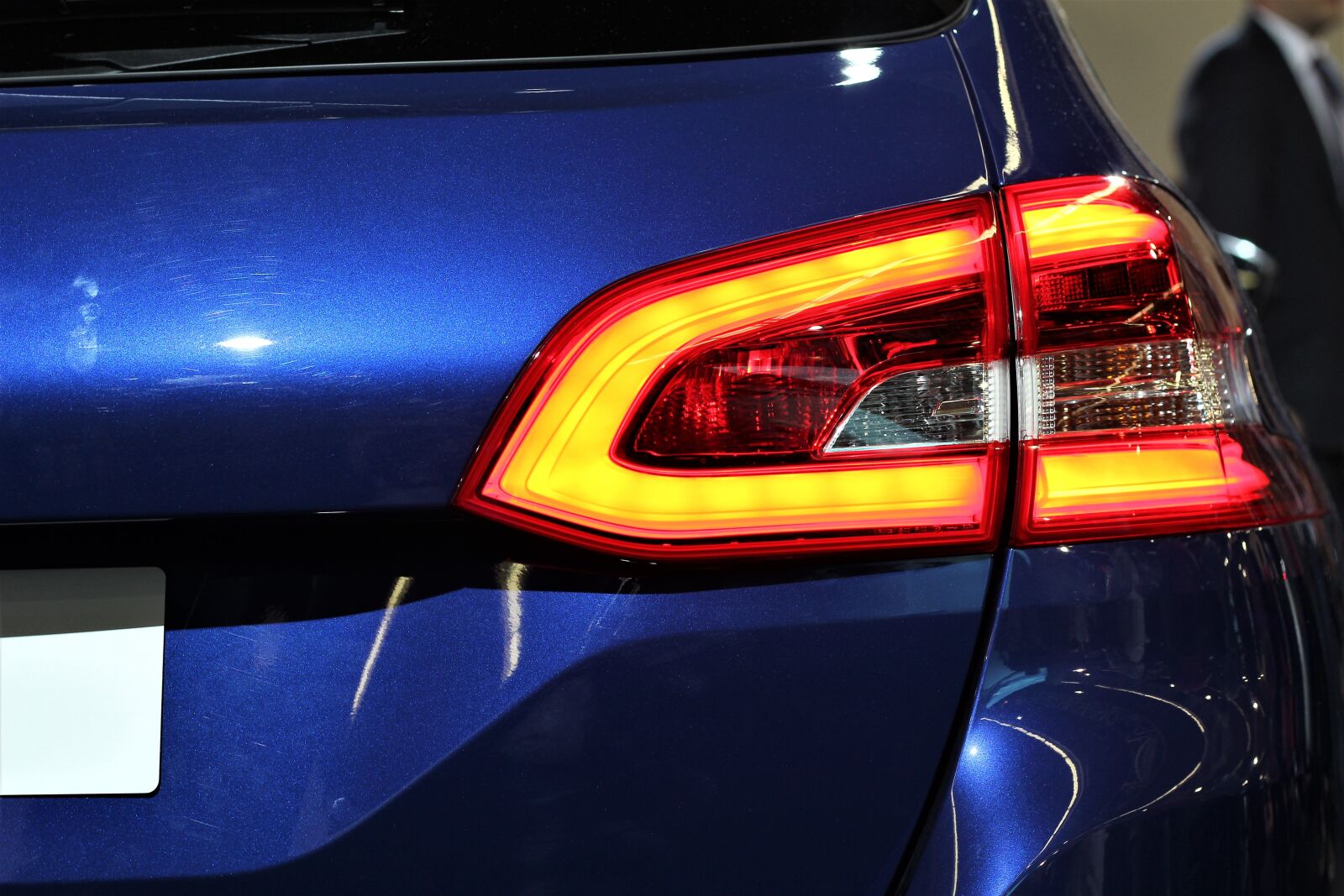 Canon EOS 600D (Rebel EOS T3i / EOS Kiss X5) + Canon EF 50mm F1.8 II sample photo. Car, peugeot 308, auto photography