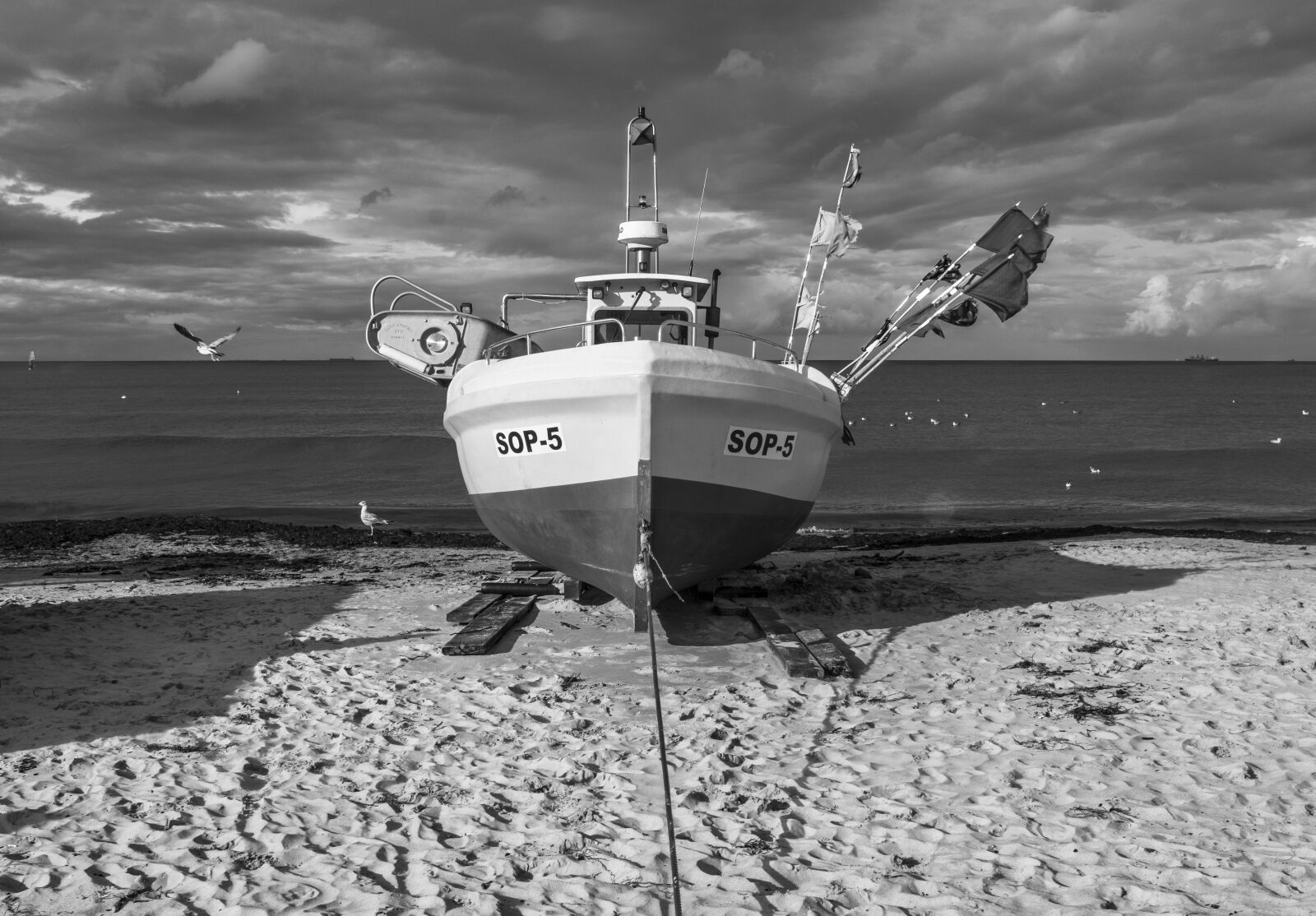 Nikon D3200 sample photo. Beach, boat, sea photography