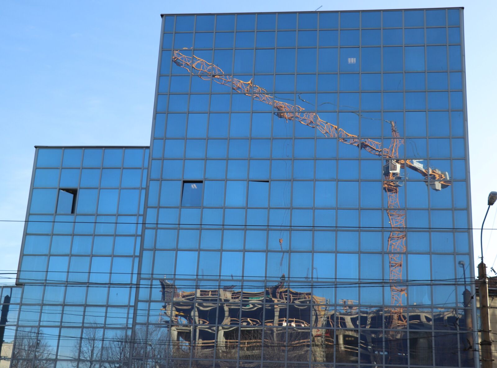 Canon EOS 77D (EOS 9000D / EOS 770D) sample photo. Reflection, crane, house photography