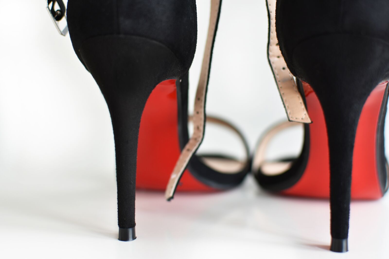 Nikon D3400 sample photo. Women's shoes, high heels photography
