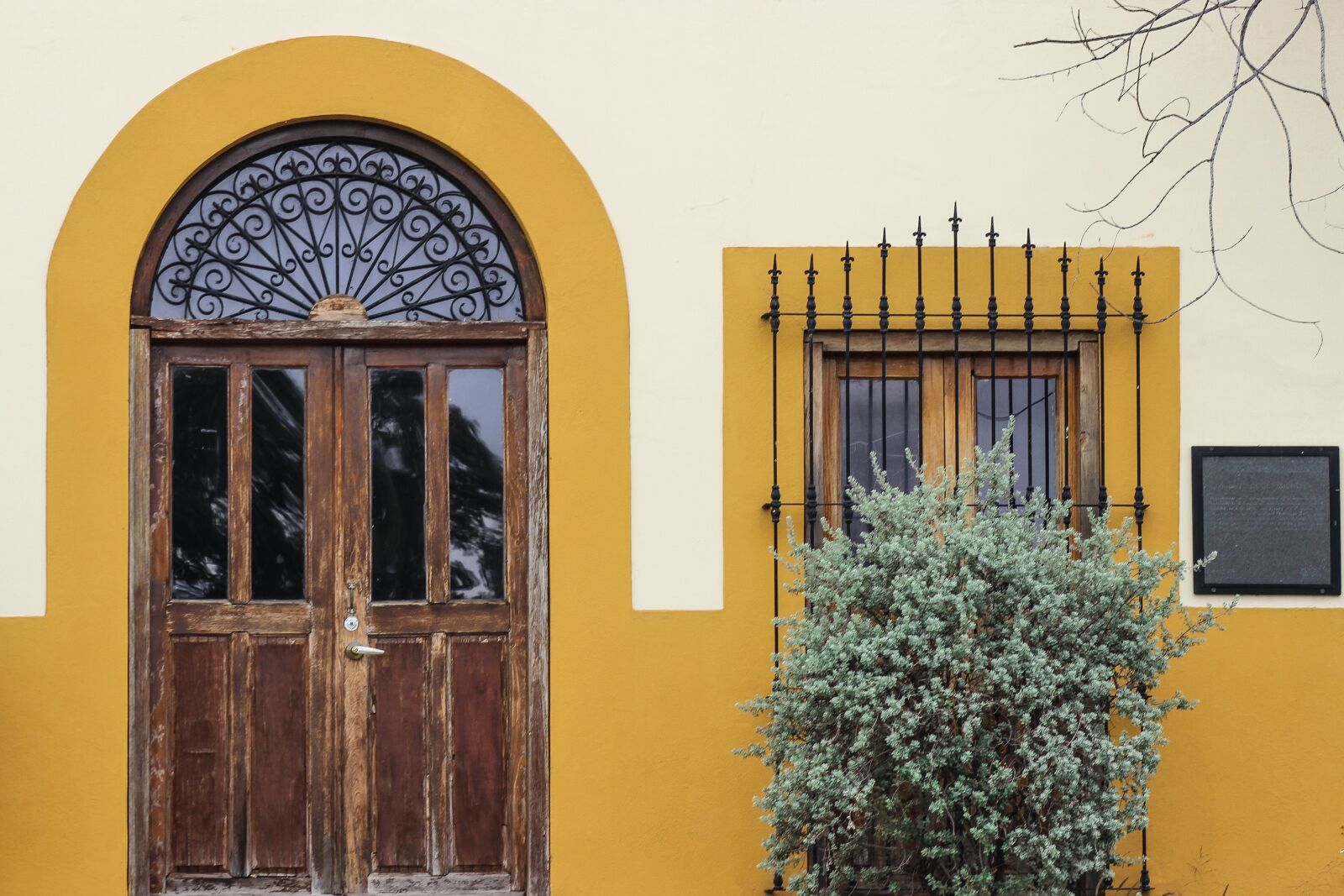 Canon EOS 600D (Rebel EOS T3i / EOS Kiss X5) sample photo. Architecture, door, house photography