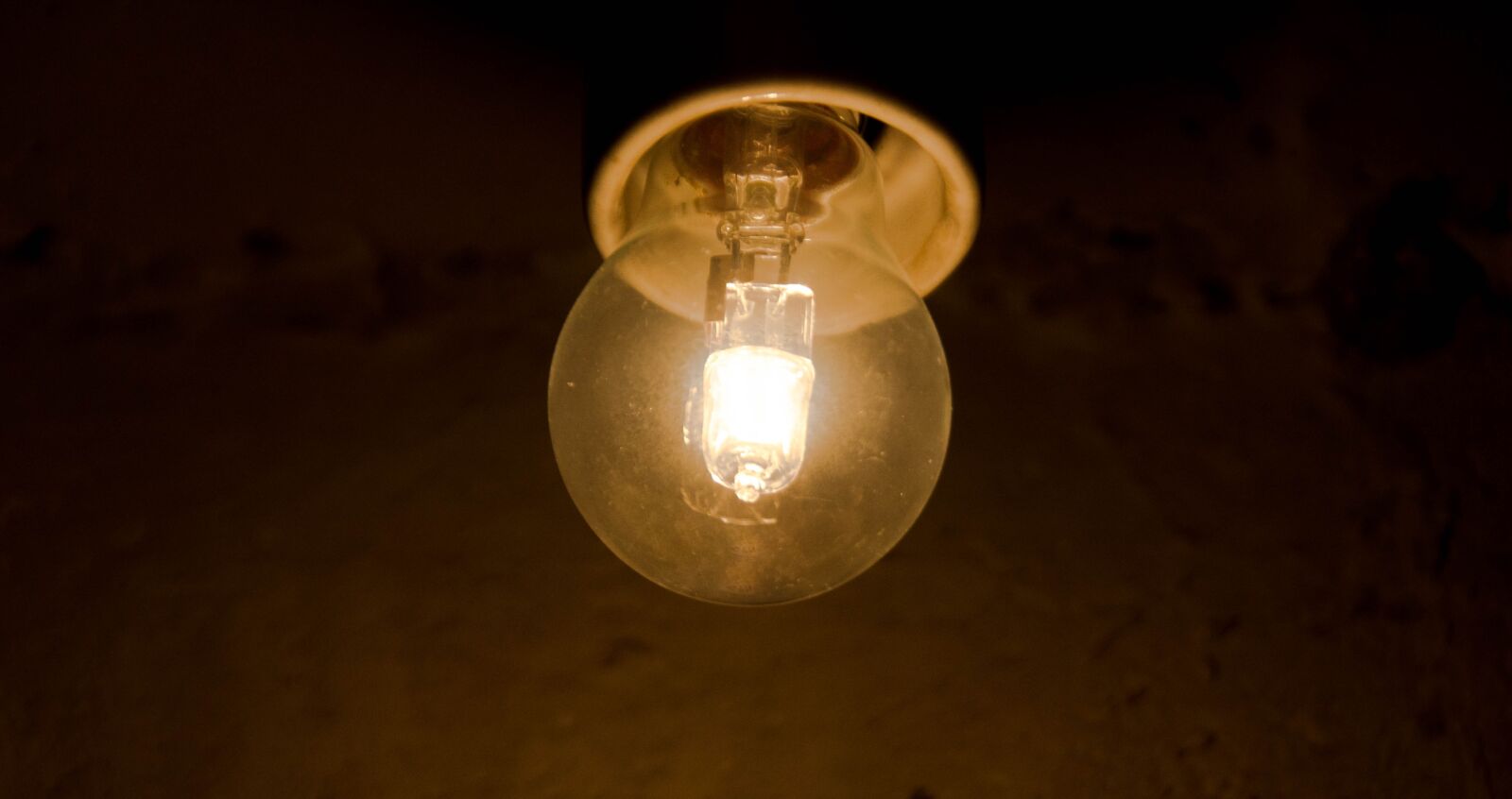 Nikon D7000 sample photo. Light bulb, light, dark photography