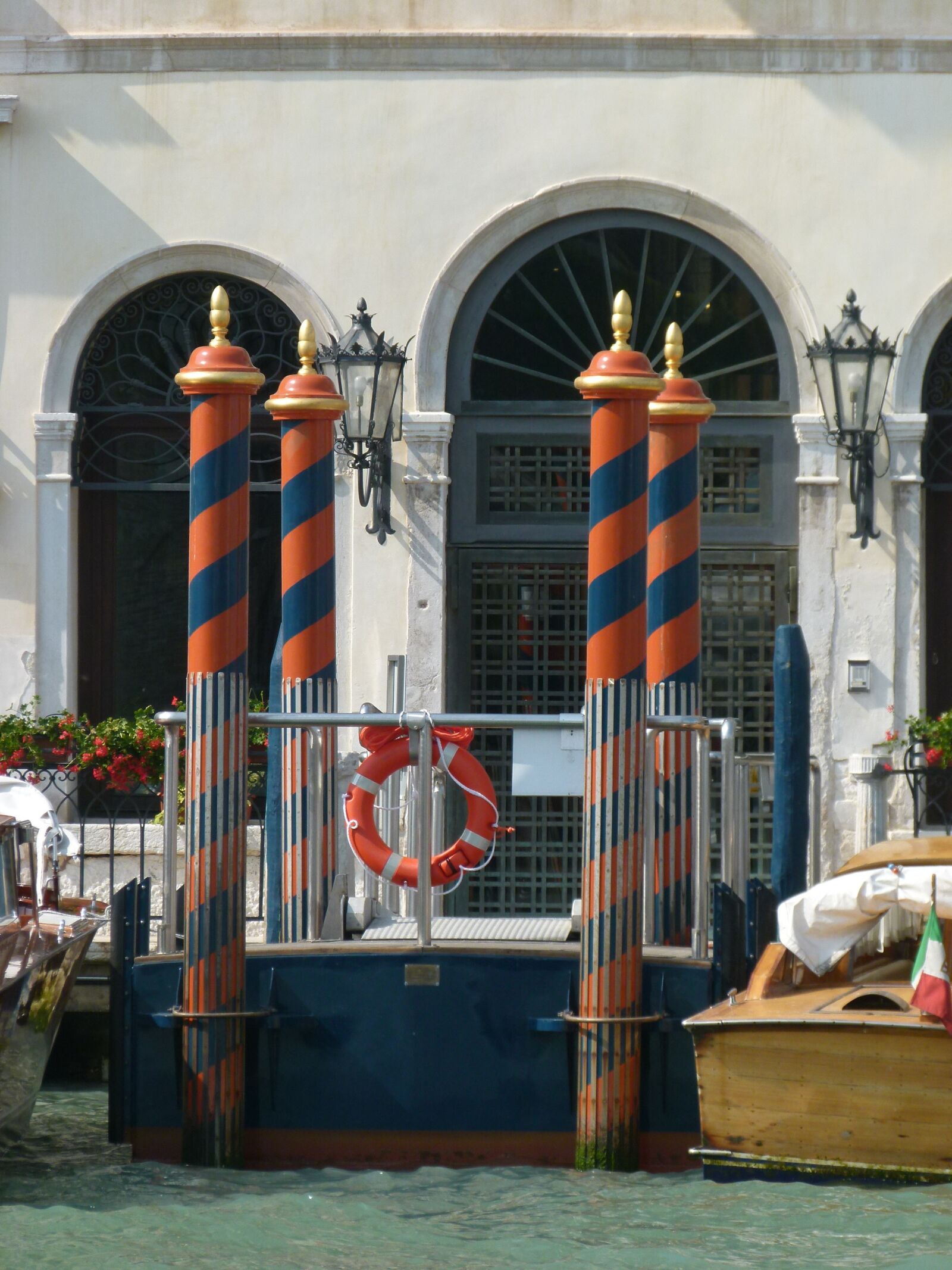 Panasonic Lumix DMC-FZ100 sample photo. Venice, palace, italy photography