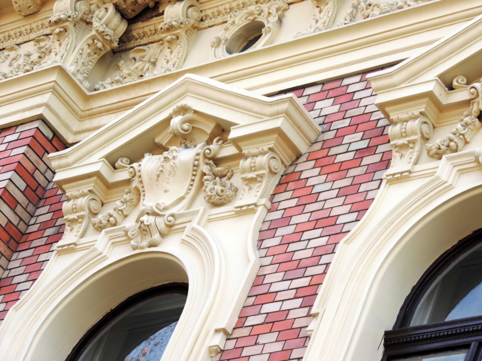 Nikon Coolpix P520 sample photo. Baroque, bricks, decoration, architecture photography