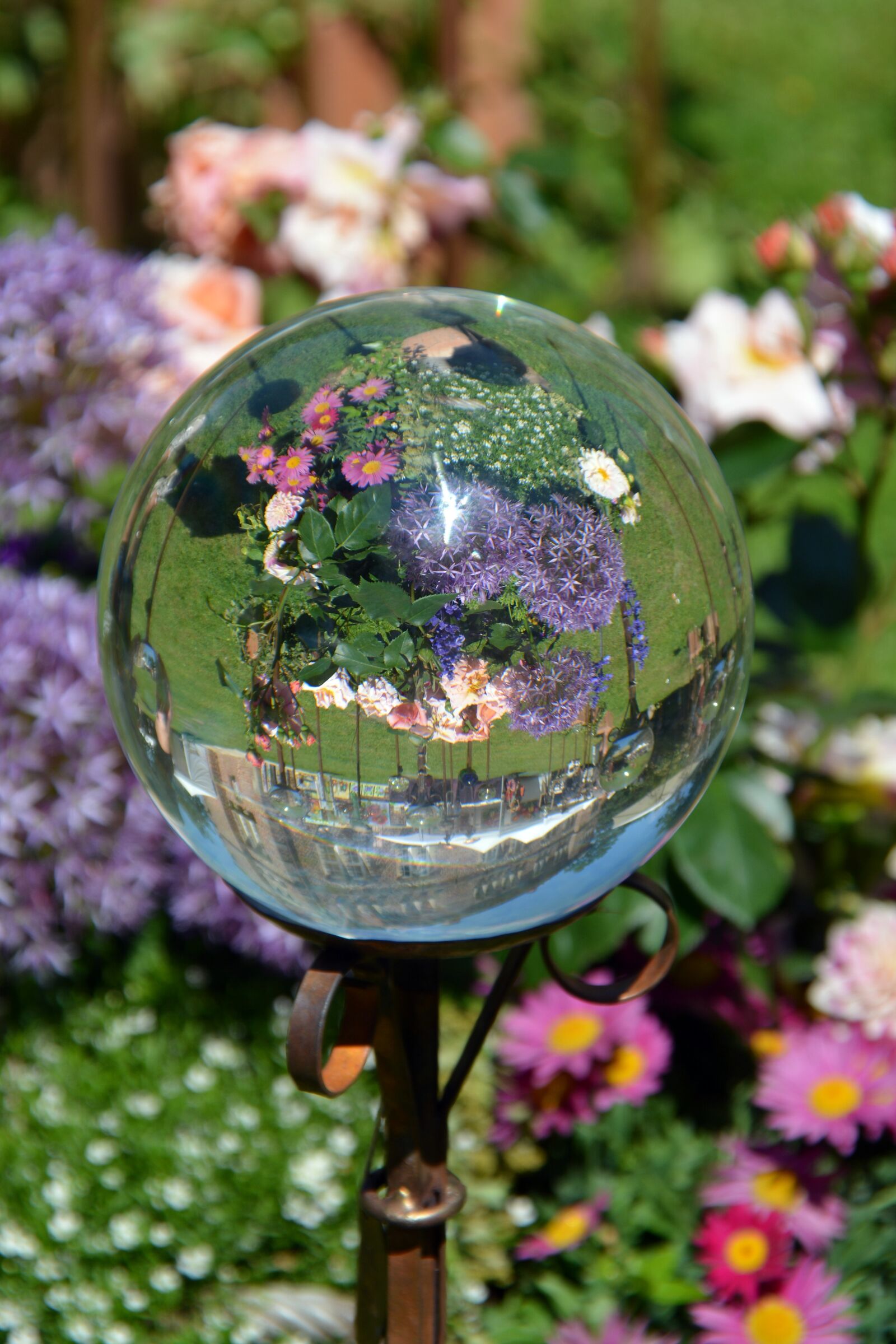 Nikon D5200 sample photo. Ball decoration, reflection, flowers photography