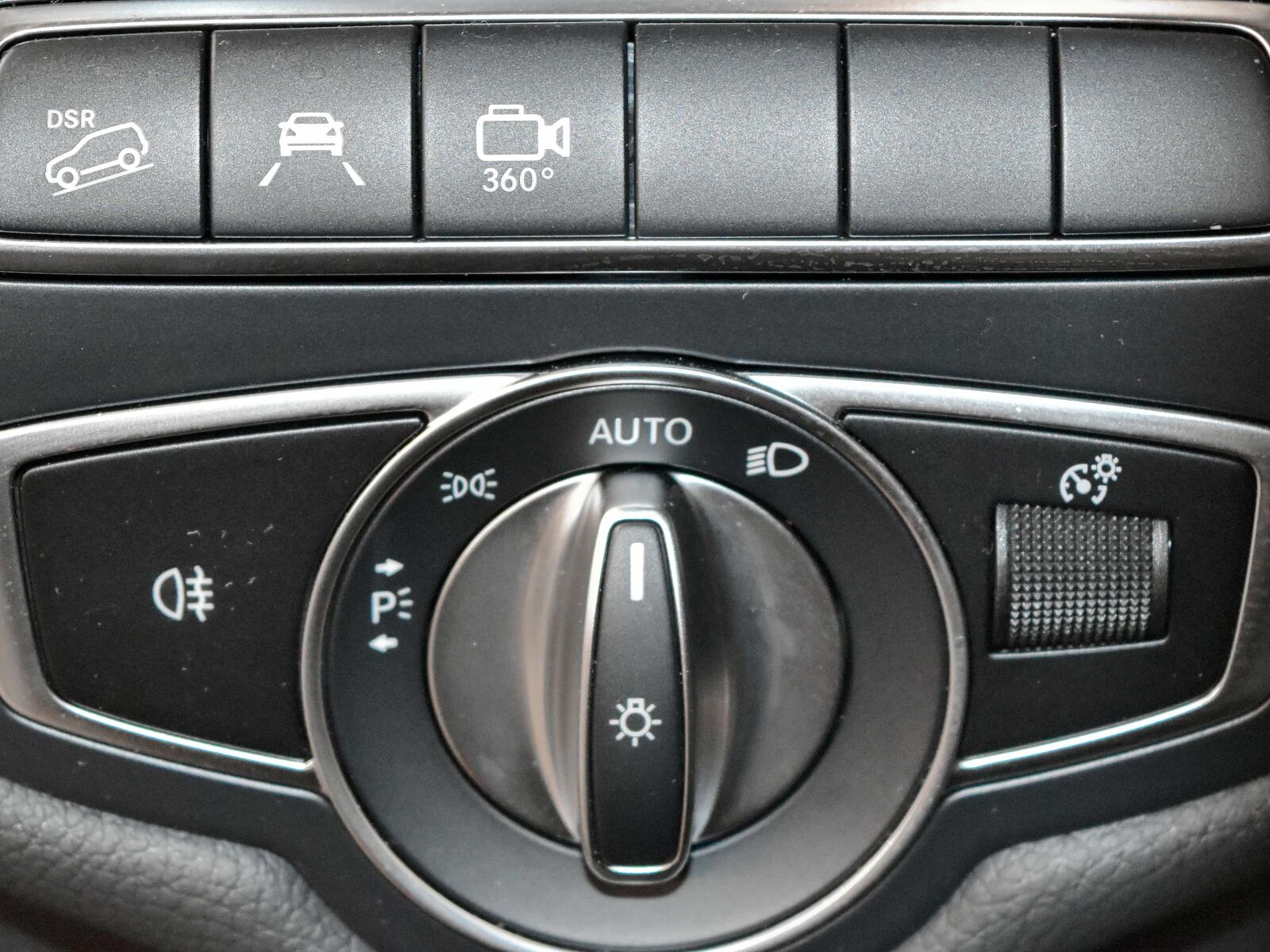Nikon D5500 sample photo. Device, technology, car, mechanism photography