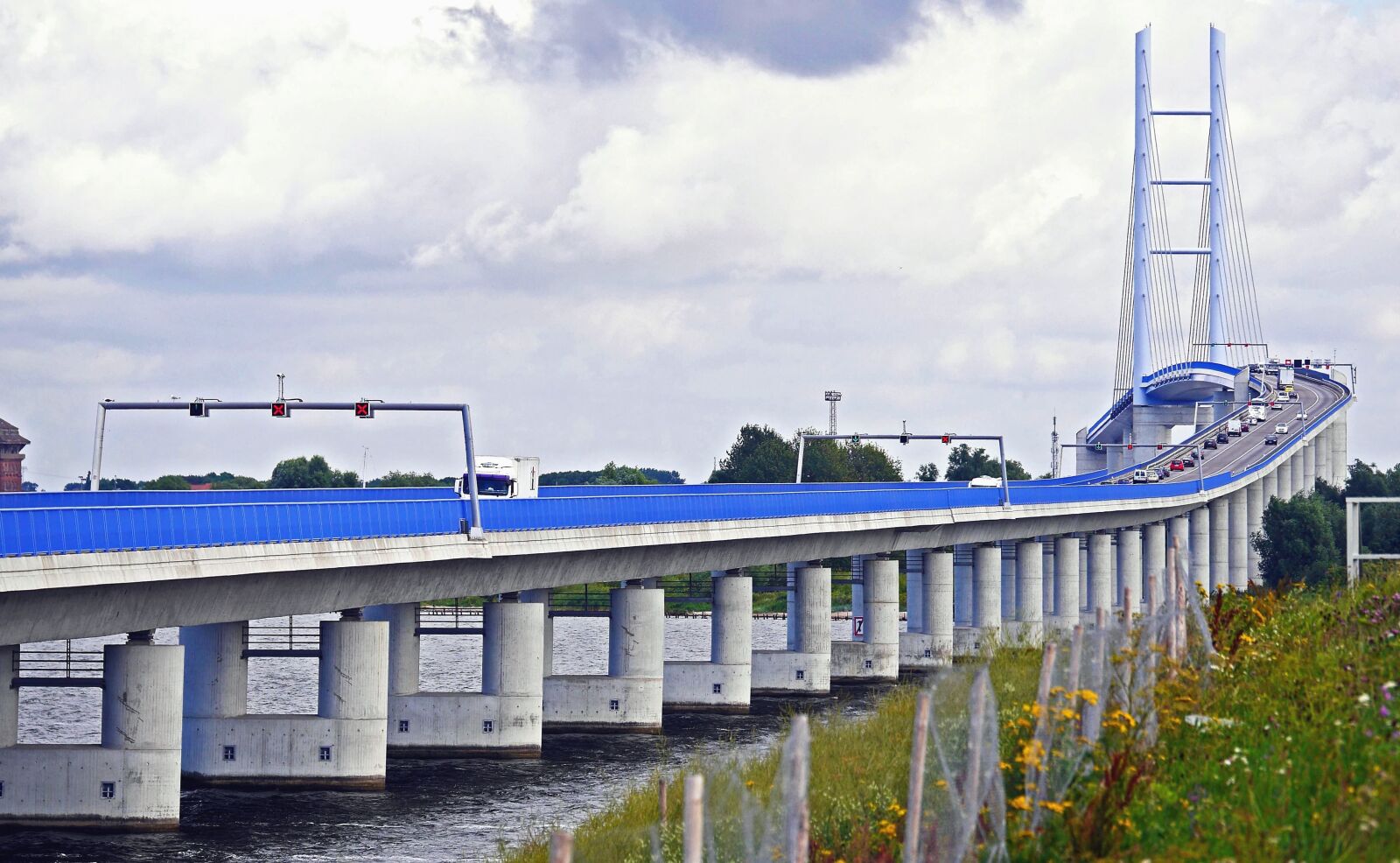Panasonic Lumix DMC-GH3 sample photo. Bridge, river, water, construction photography