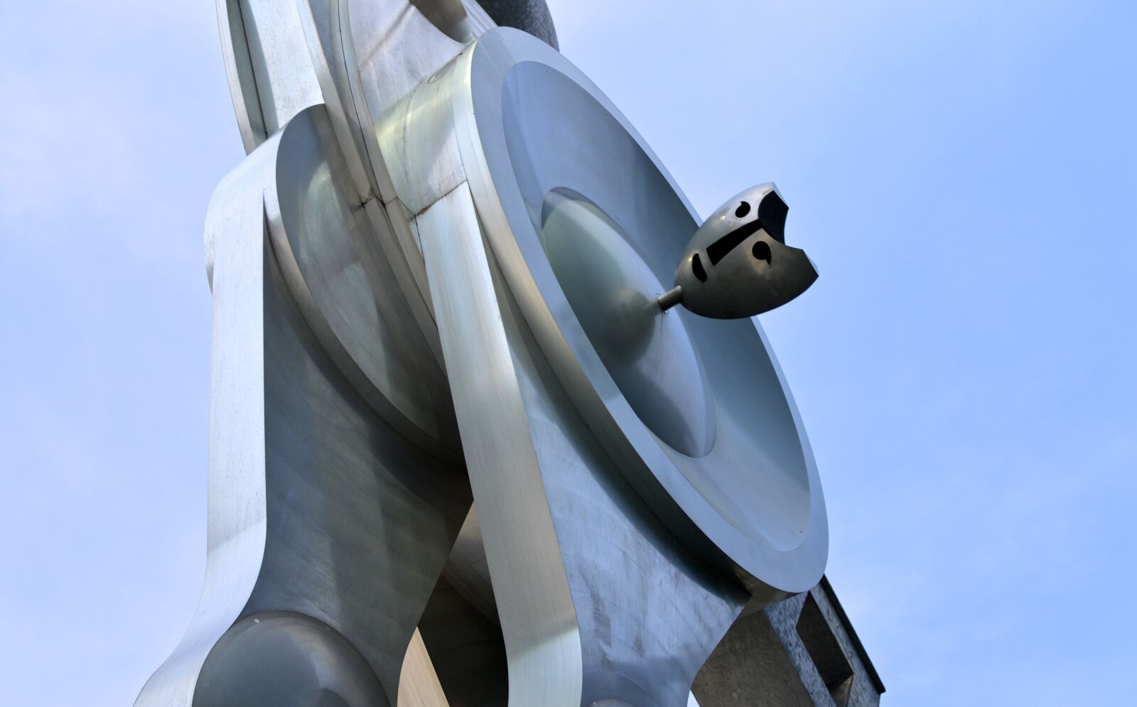 Nikon D3200 sample photo. Sculpture, metal, art photography