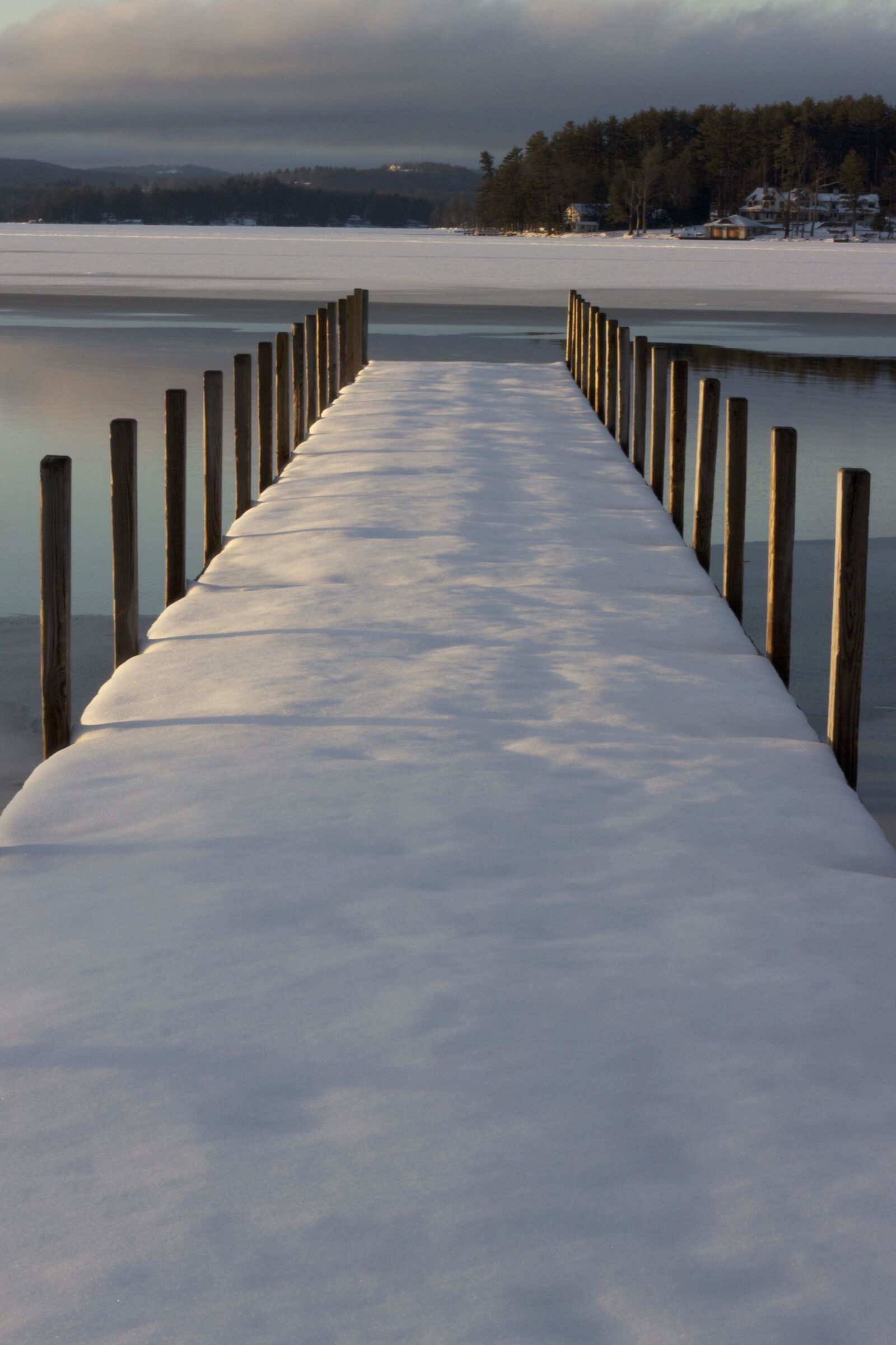 Canon EOS 550D (EOS Rebel T2i / EOS Kiss X4) sample photo. Winter time, docks, water photography