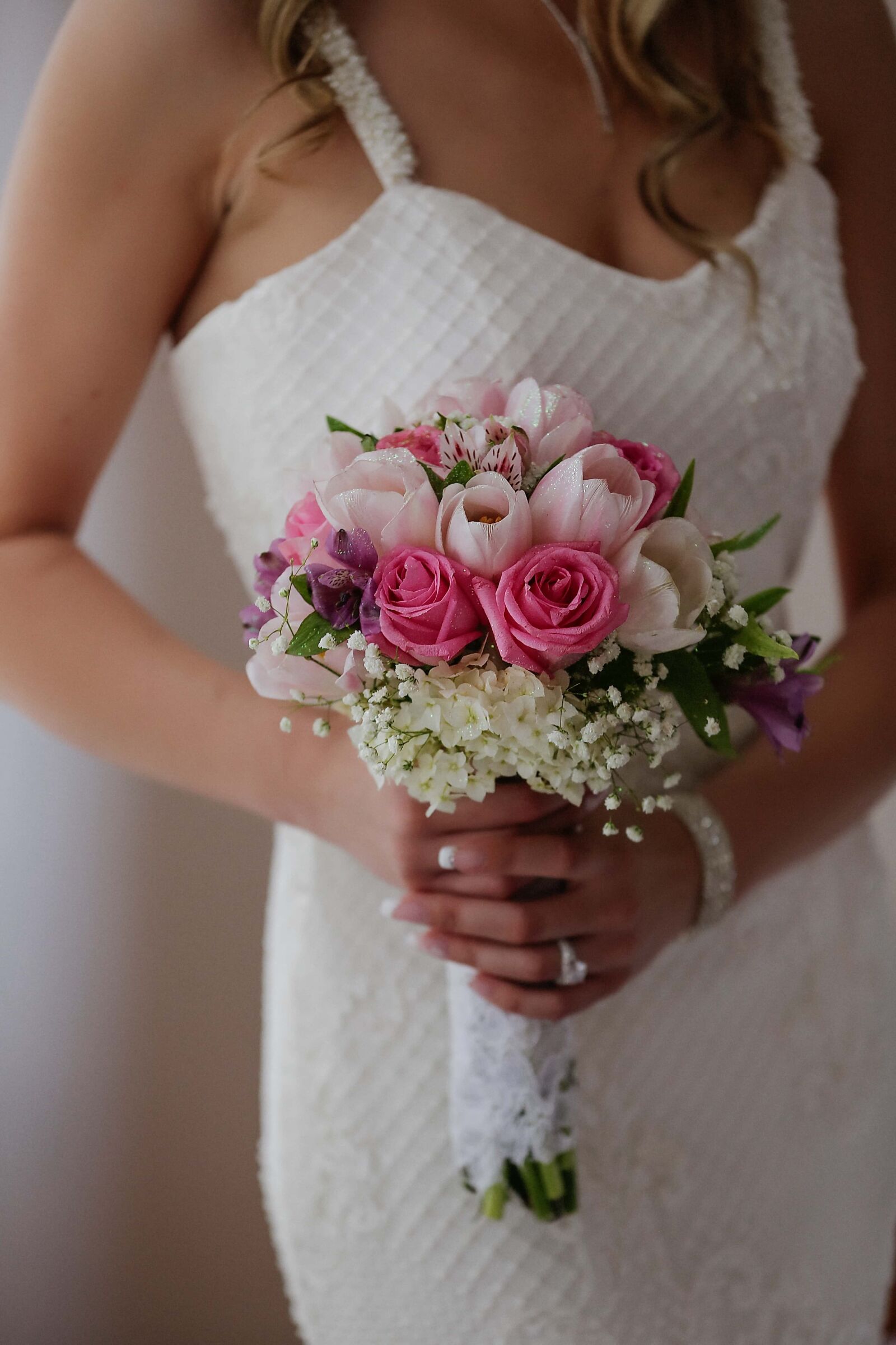 Canon EF 70-200mm F2.8L IS II USM sample photo. Wedding bouquet, bride, wedding photography