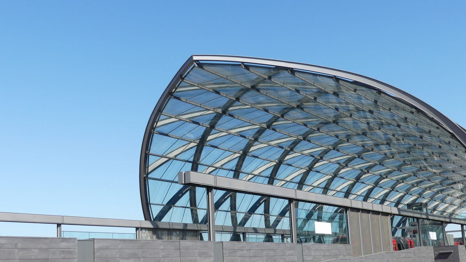 Panasonic Lumix DMC-FZ300 sample photo. Railway station, modern, architecture photography