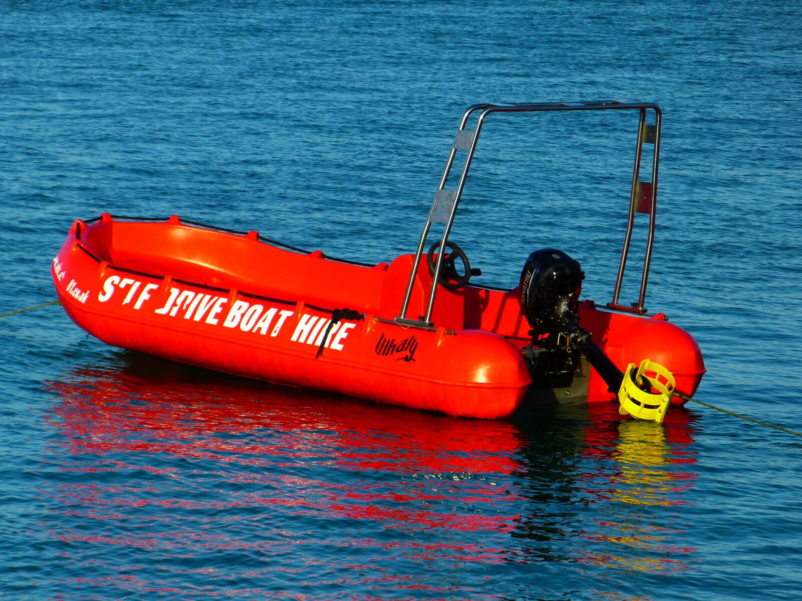 Panasonic Lumix DMC-FZ150 sample photo. Boat, powerboat, water photography