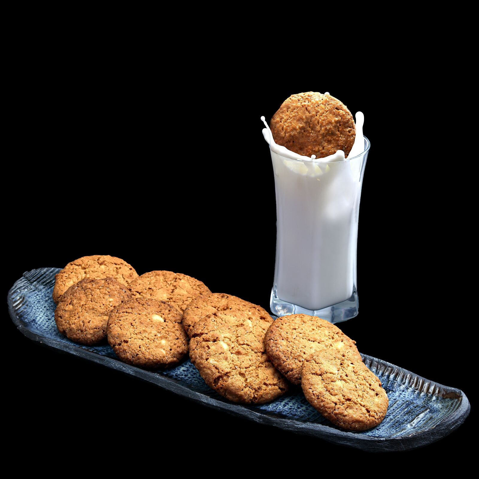 Canon EF-M 18-150mm F3.5-6.3 IS STM sample photo. Cookies, milk, food photography