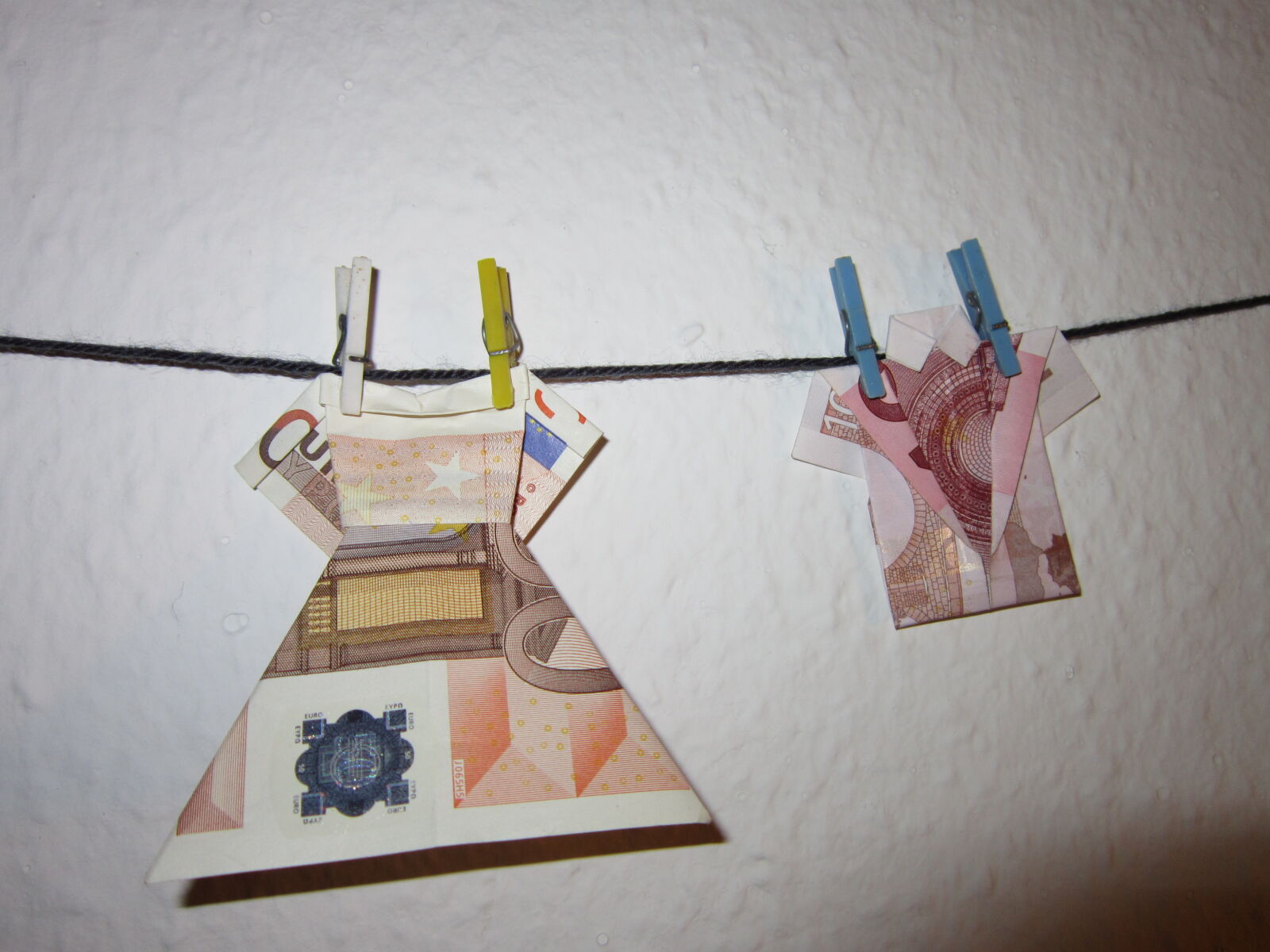 Canon PowerShot A3300 IS sample photo. Dress, laundry, money, money photography
