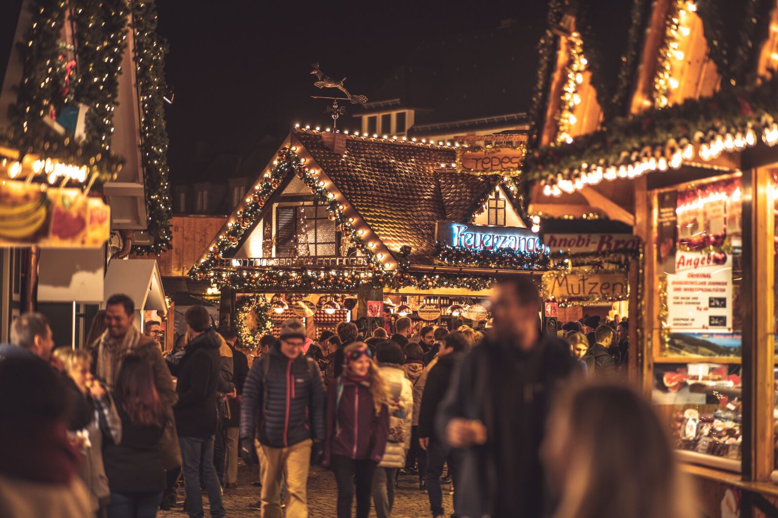 Sony a7R III + Samyang AF 85mm F1.4 FE sample photo. Christmas market, christmas, frankfurt photography