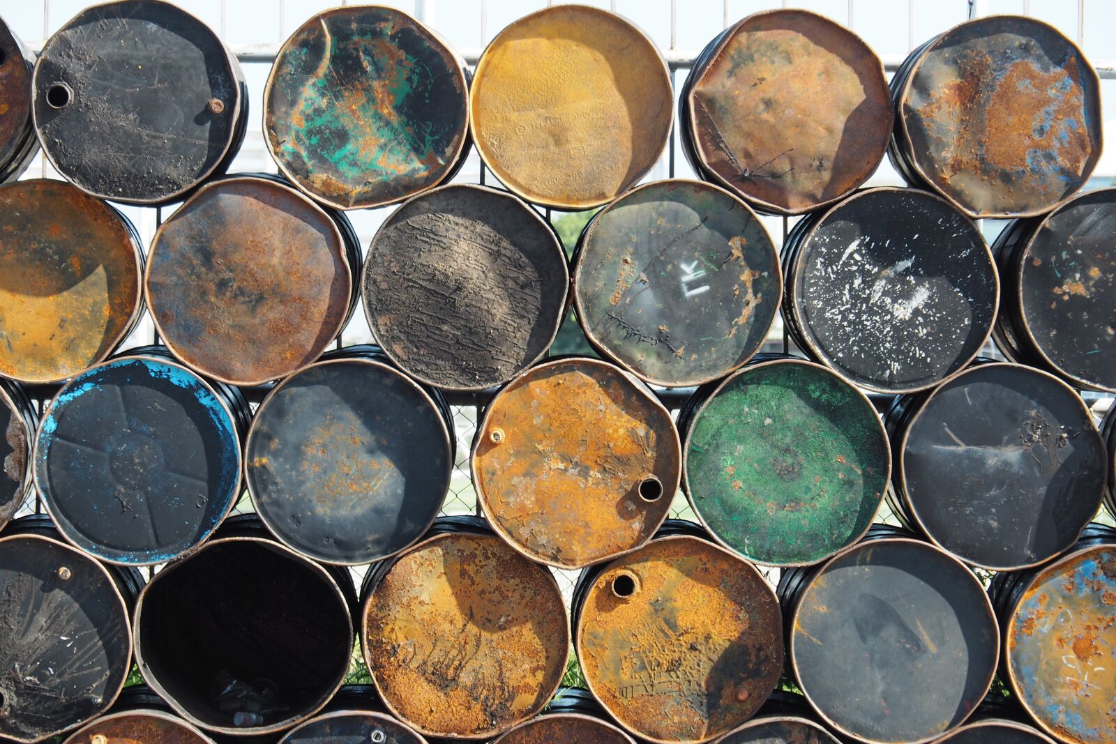 Olympus PEN E-PL7 sample photo. Oil tank, fuel tank photography