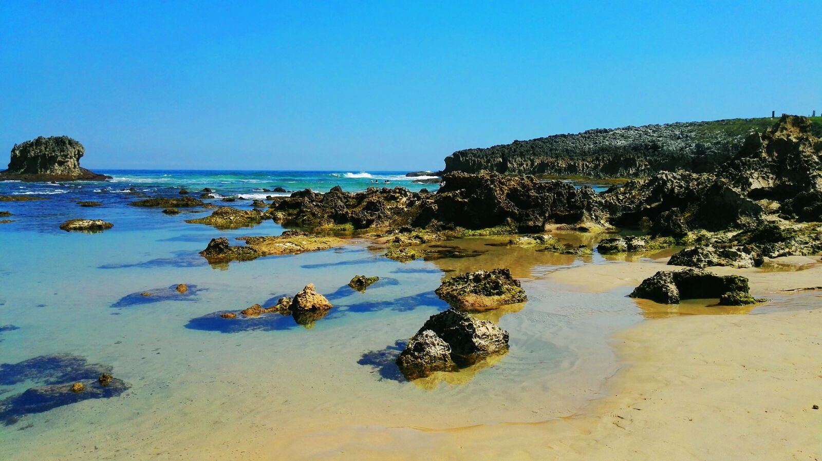 HUAWEI GRA-L09 sample photo. Beach, rocks, water photography