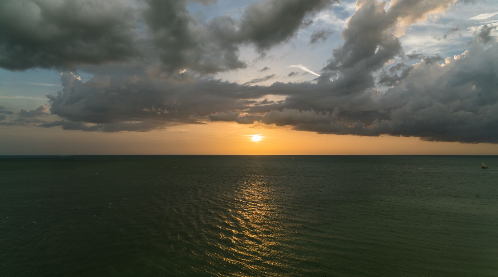 Sony a7R II sample photo. Sunset, seascape, reflection photography