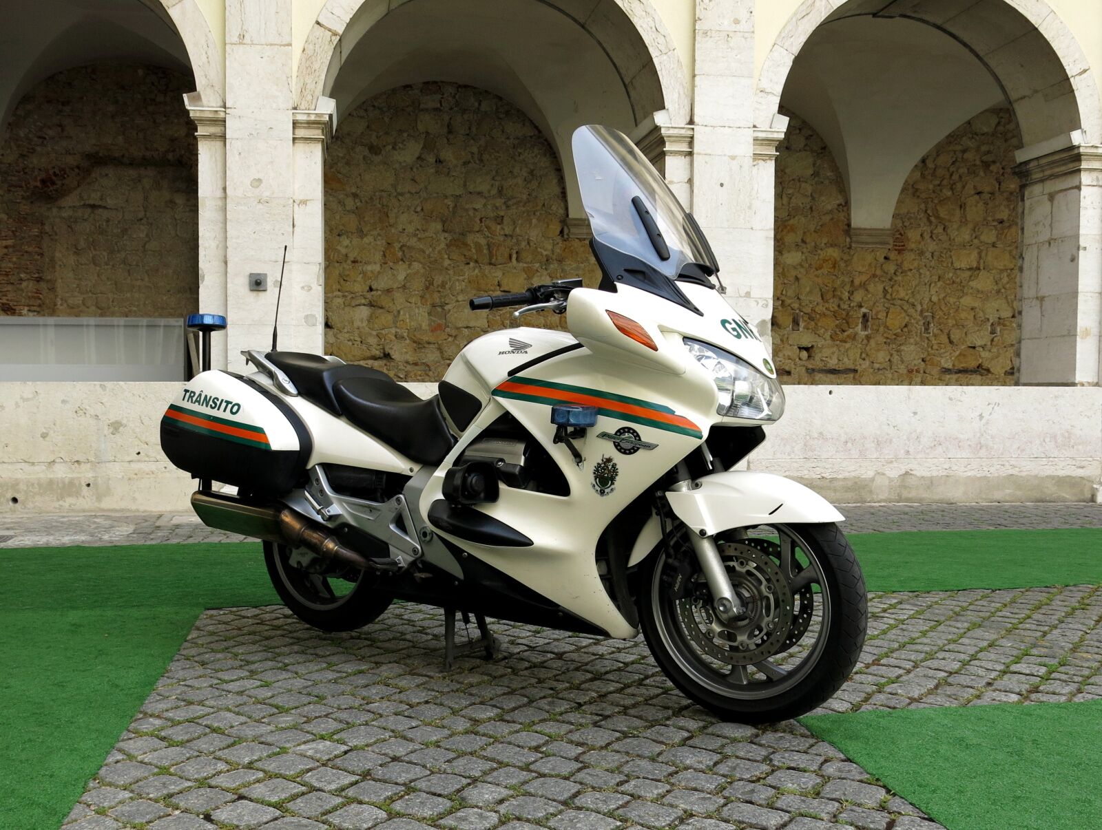 Canon PowerShot G15 sample photo. Police, motorcycle, portugal photography