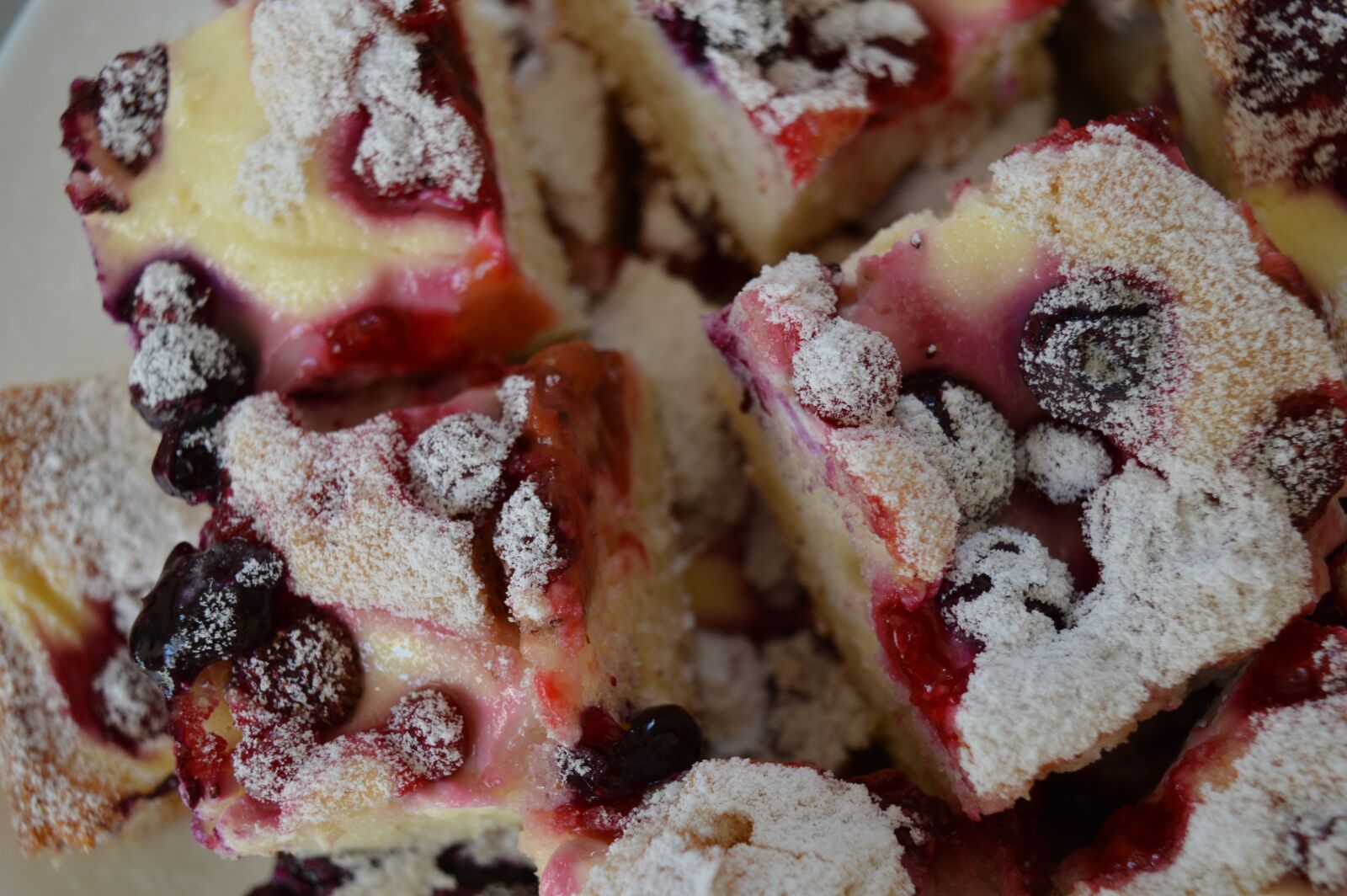 Nikon D3200 sample photo. Pastry, dessert, fruit cake photography