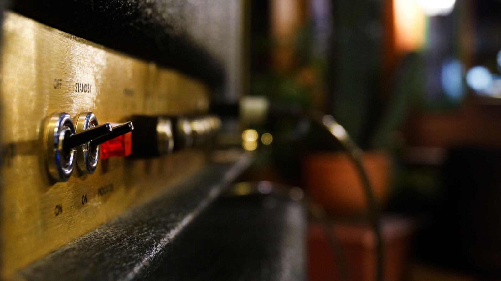 Sony SLT-A37 sample photo. Marshall, amplifier, bar photography