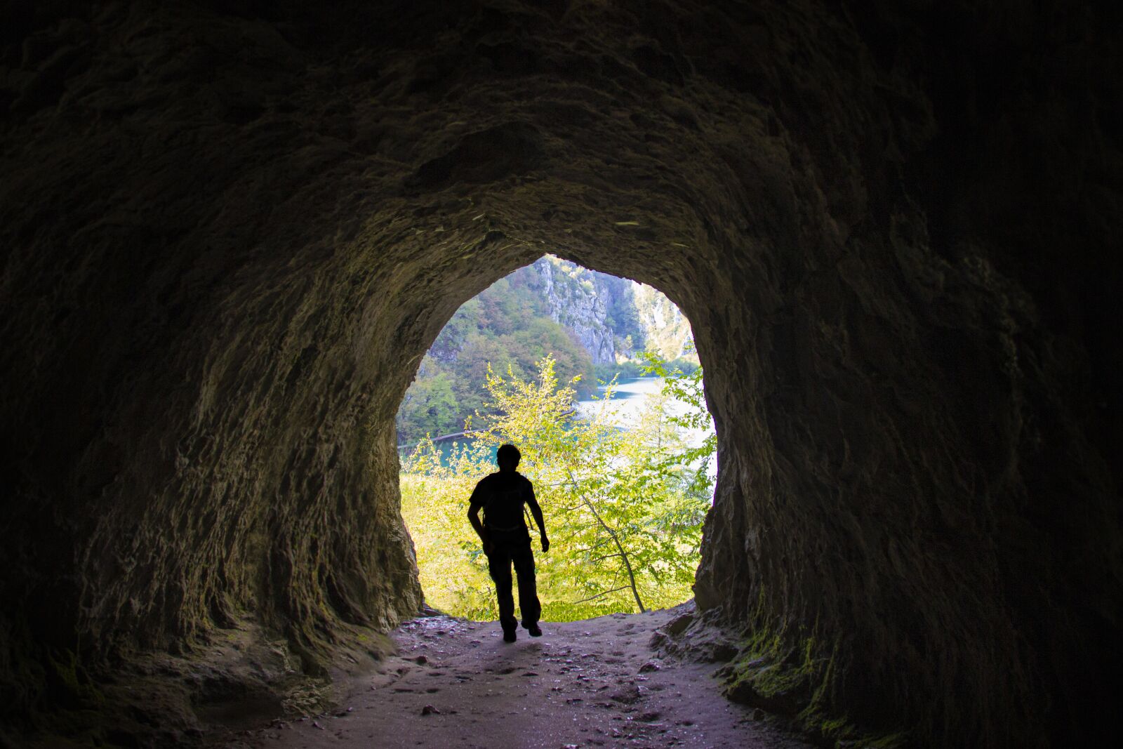 Canon EOS 600D (Rebel EOS T3i / EOS Kiss X5) sample photo. Cave, lake, man photography