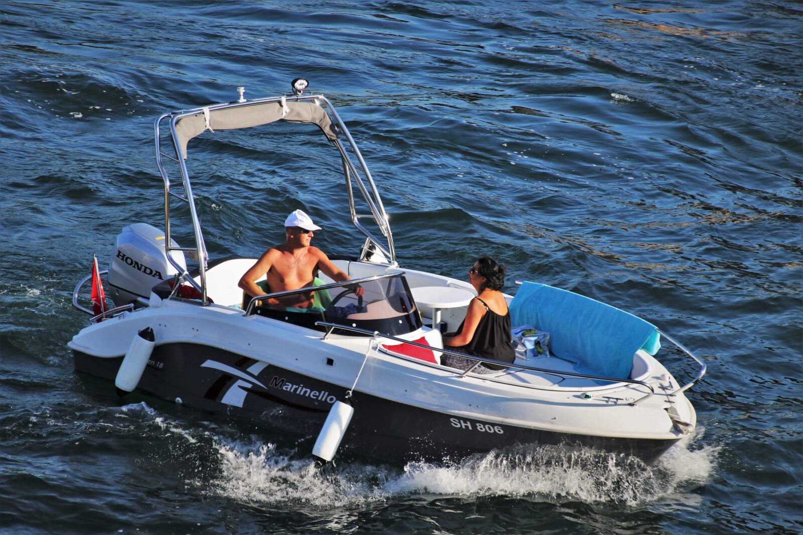 Canon EOS 80D sample photo. Water, swim, boat photography