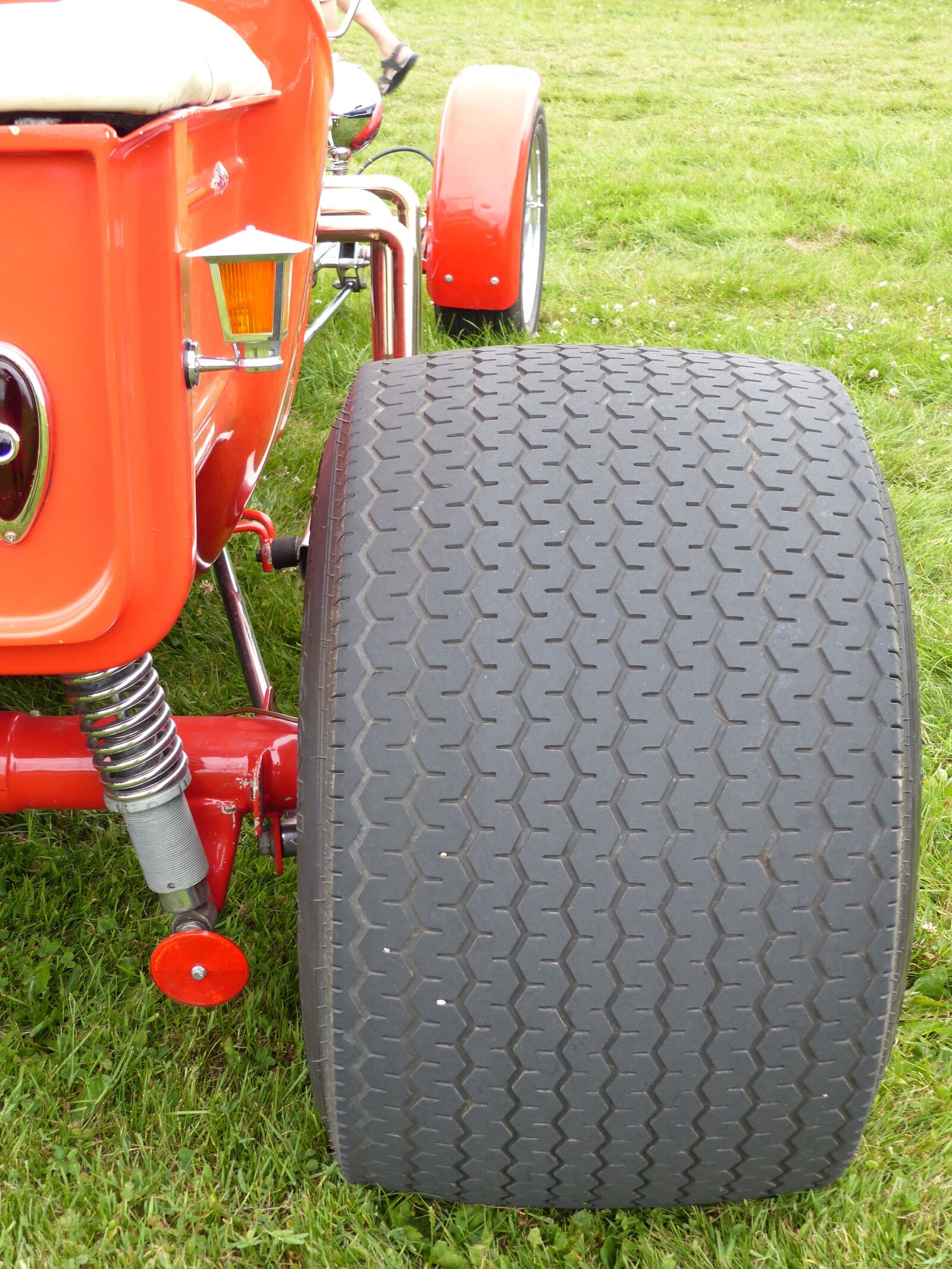 Panasonic Lumix DMC-FZ200 sample photo. Car tyres, hot-rod, exhibition photography