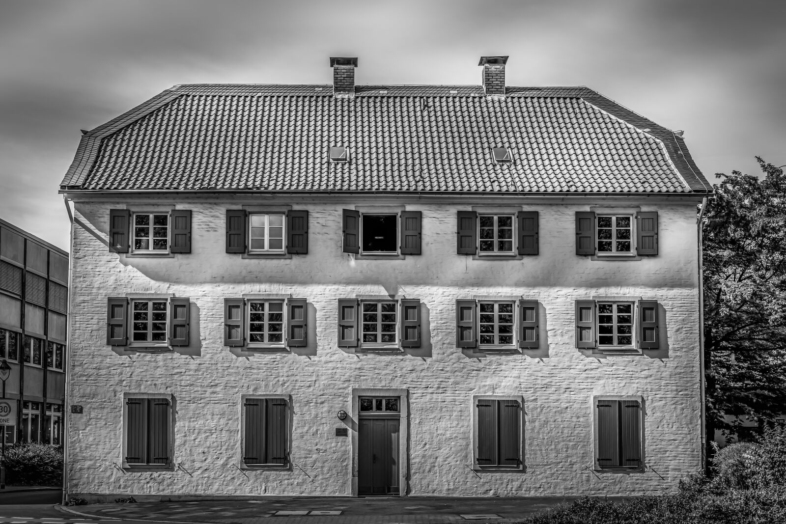 Canon EOS 6D + Canon EF 50mm F1.4 USM sample photo. House, facade, monochrome photography
