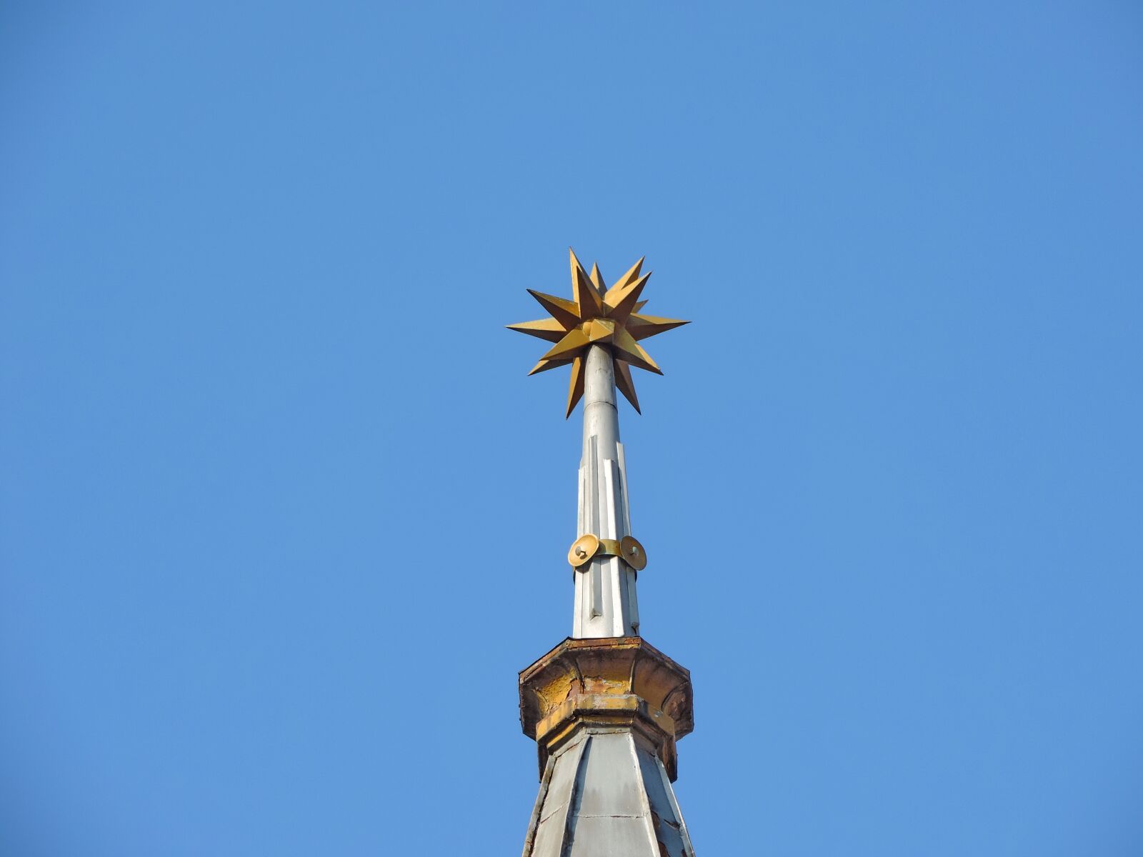 Nikon Coolpix P520 sample photo. Religion, architecture, building, device photography