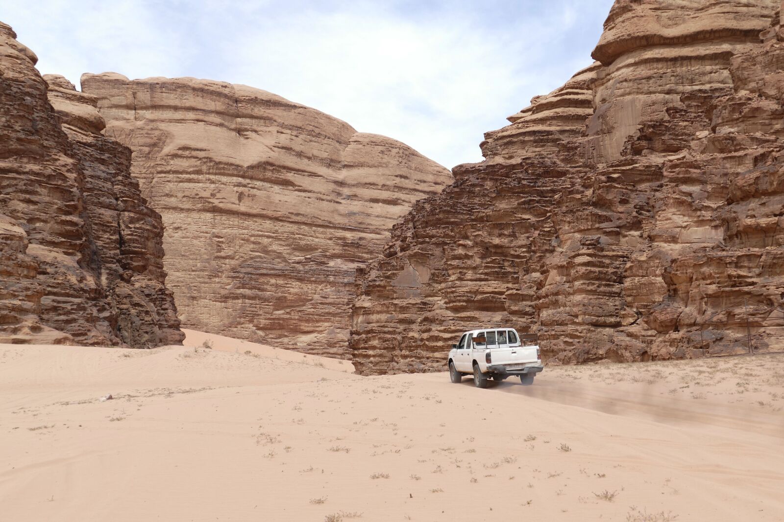 Panasonic Lumix DMC-FZ1000 sample photo. Jordan, desert, sand stone photography