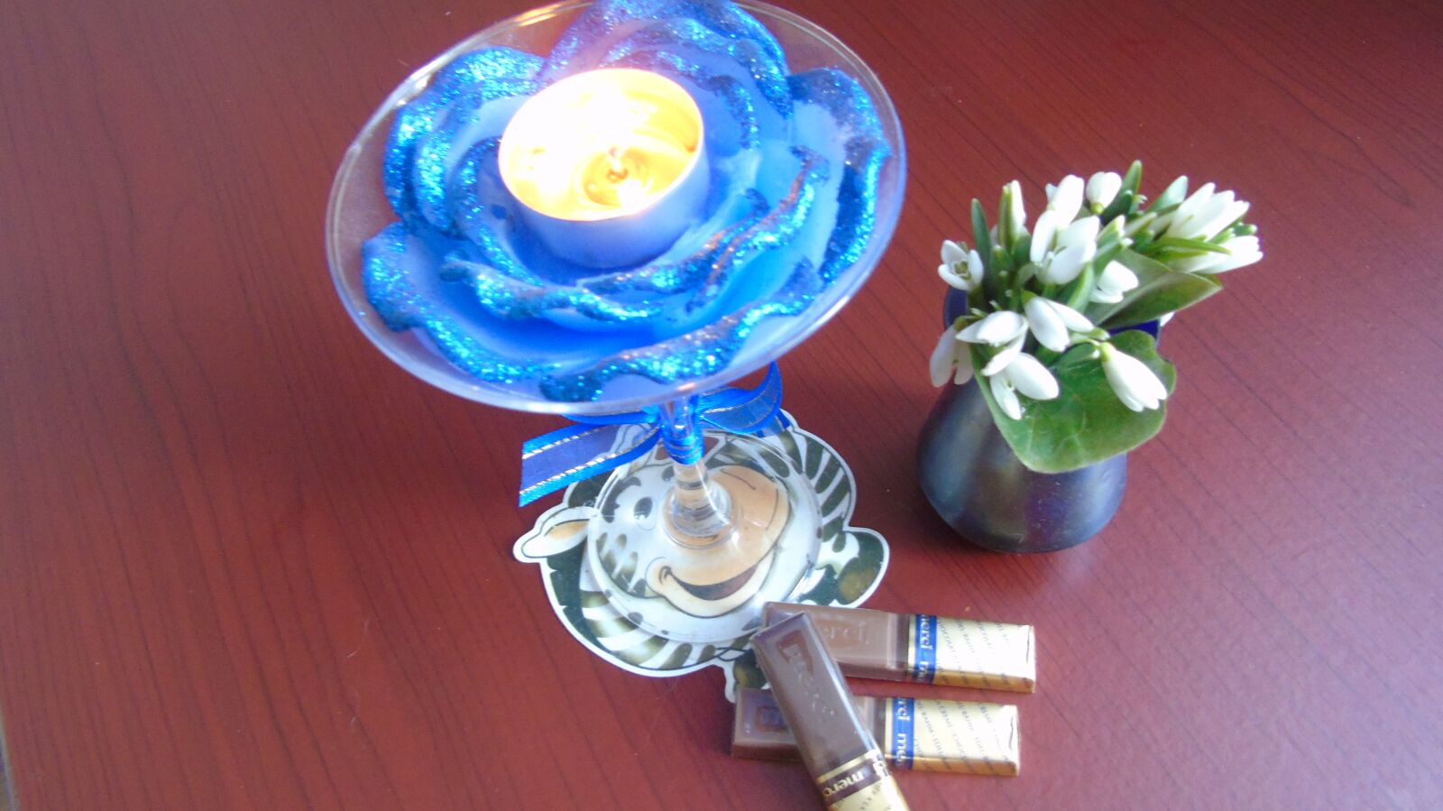 Sony Cyber-shot DSC-H400 sample photo. Snowdrops, candle, spring photography