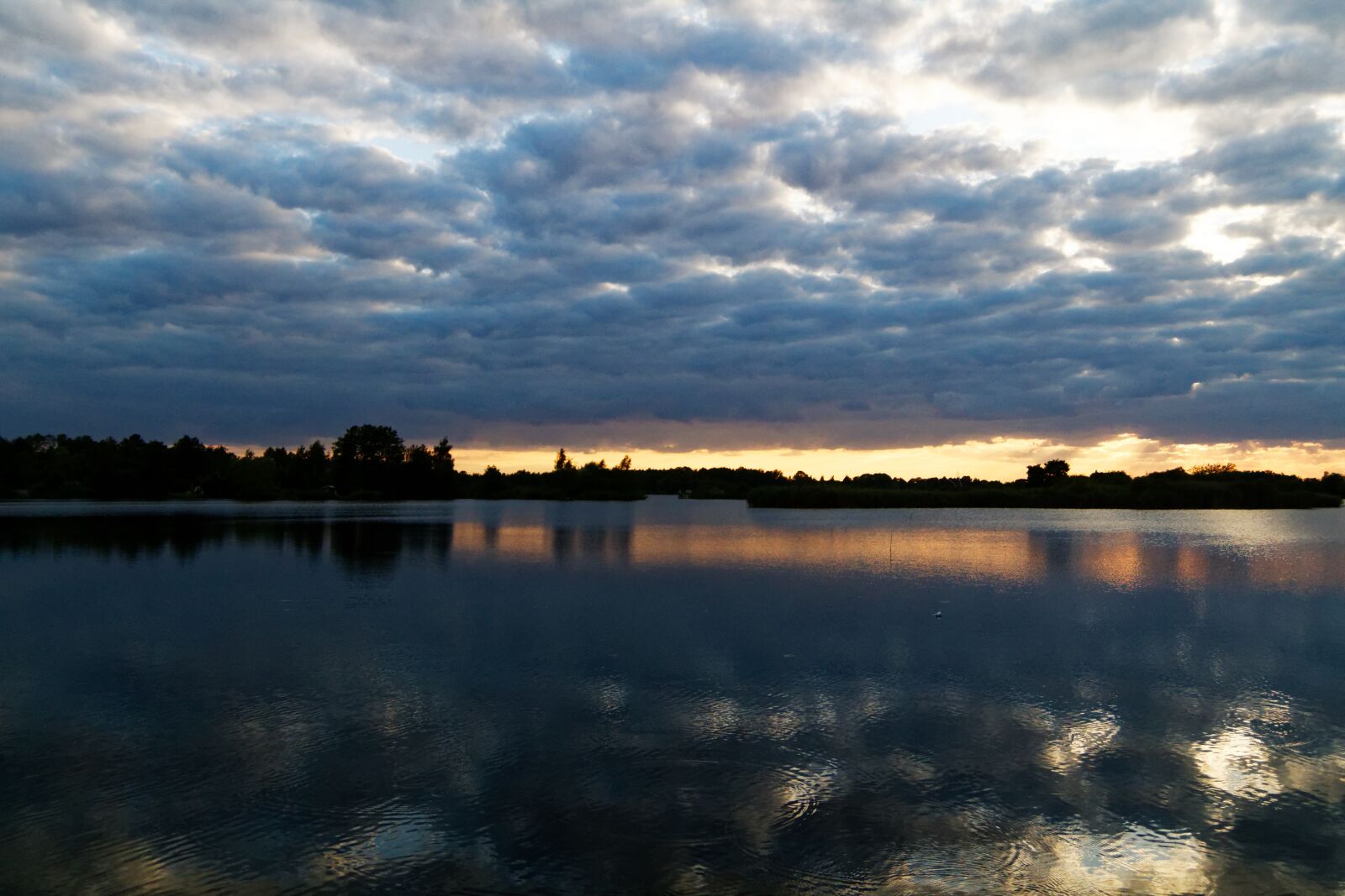 Canon EOS 1300D (EOS Rebel T6 / EOS Kiss X80) sample photo. Water level, lake, nature photography