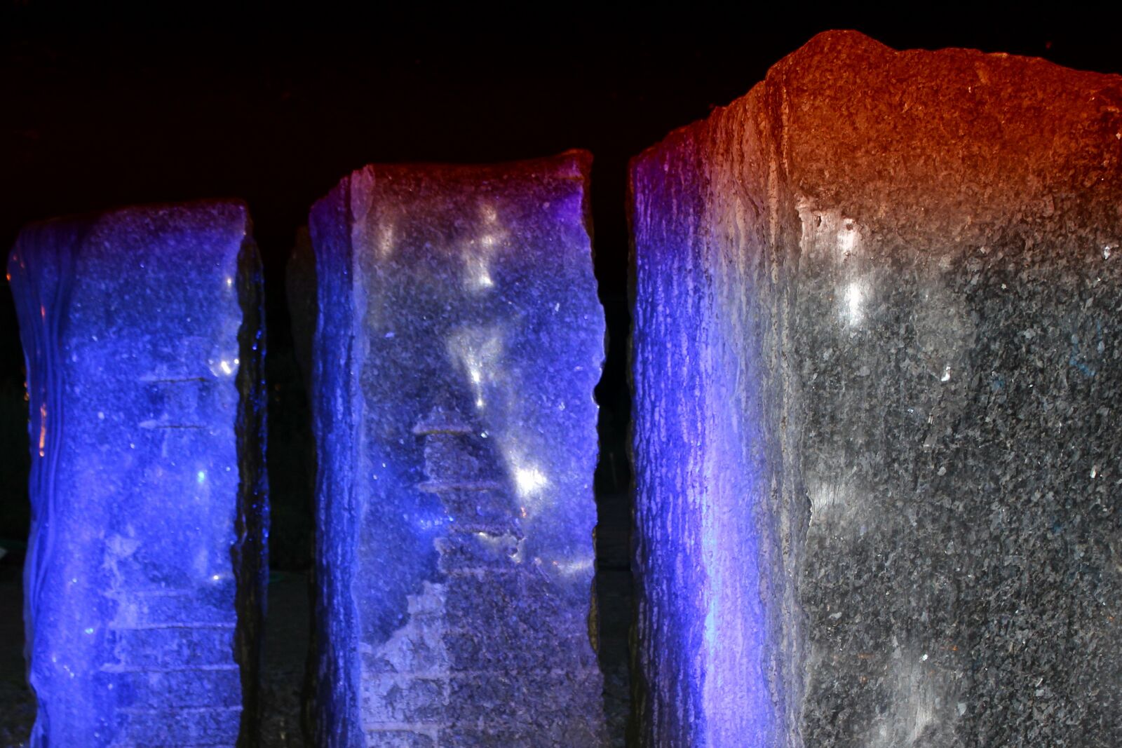 Canon EOS 600D (Rebel EOS T3i / EOS Kiss X5) sample photo. Granite blocks, illuminated, bill photography