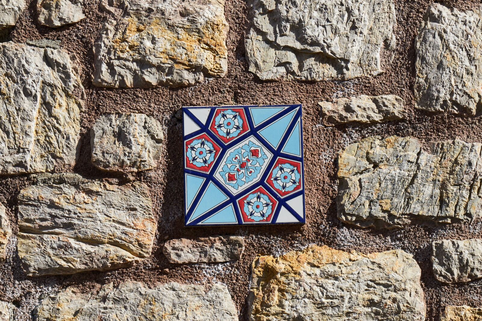 Sony a7R II sample photo. Wall, ceramic, ornament photography